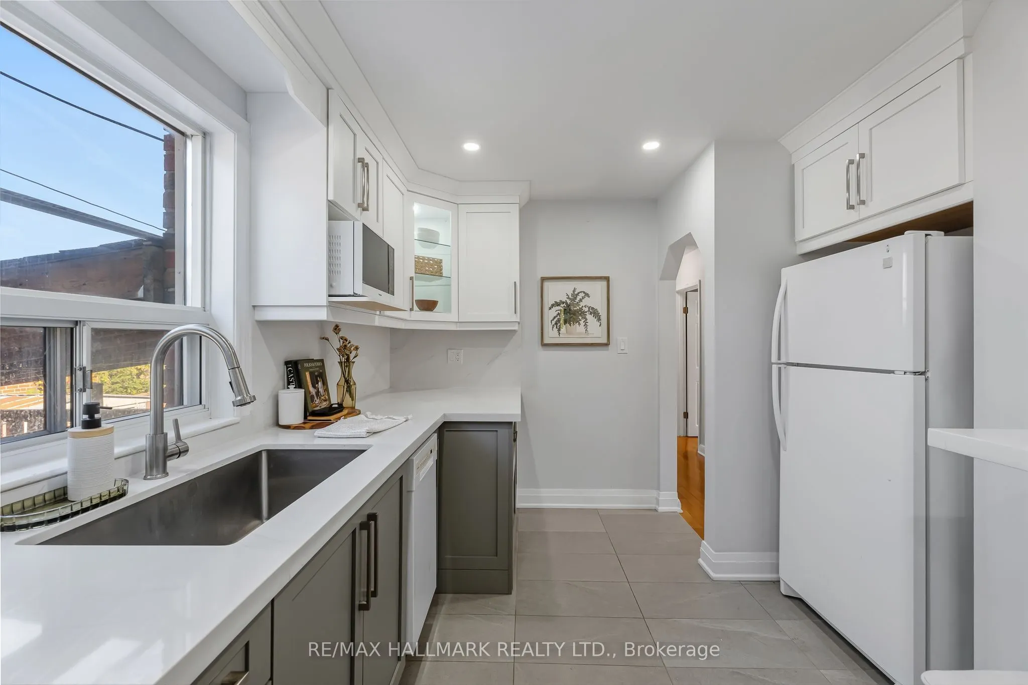 3 Armada Court