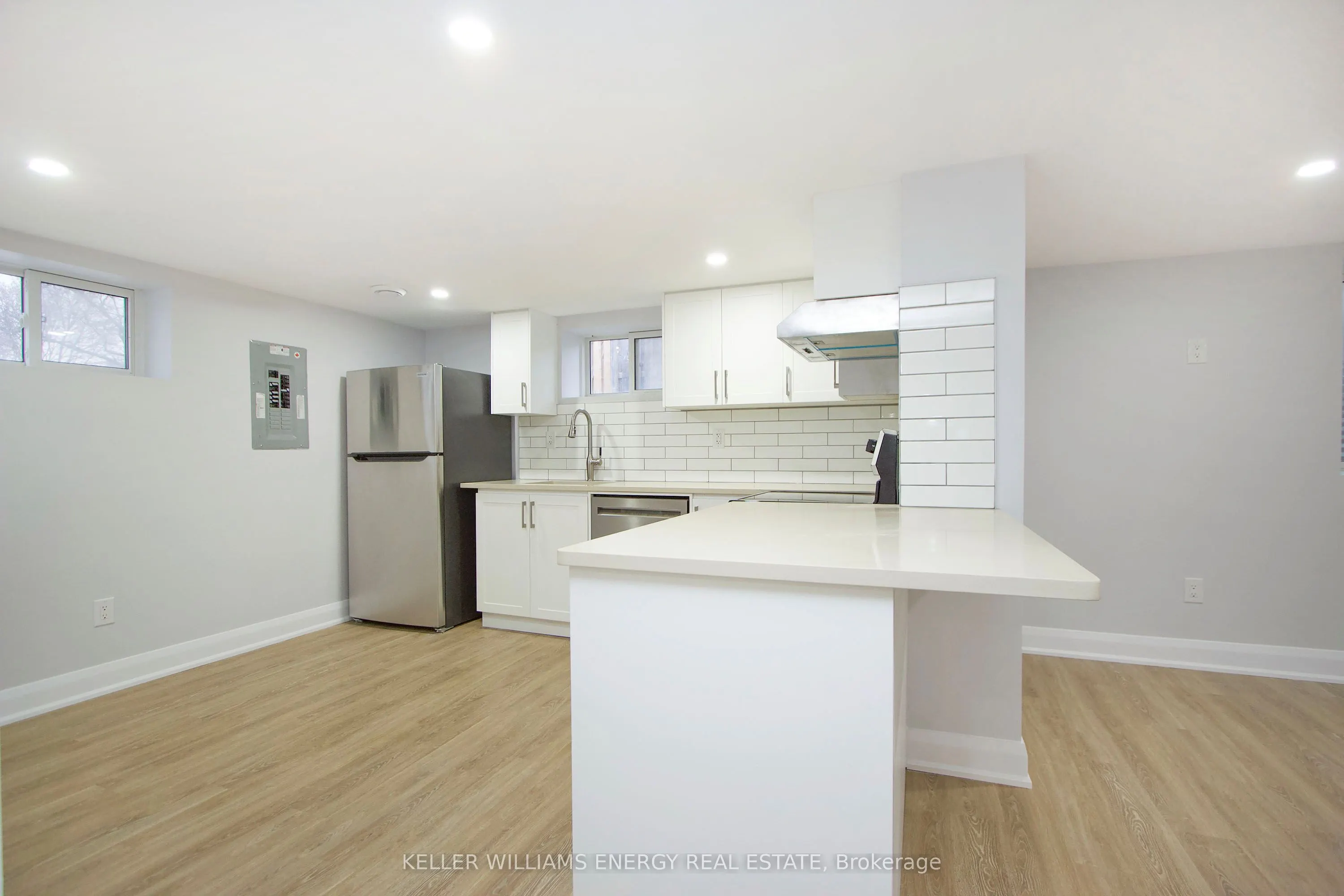 574 Olive Avenue #Lower