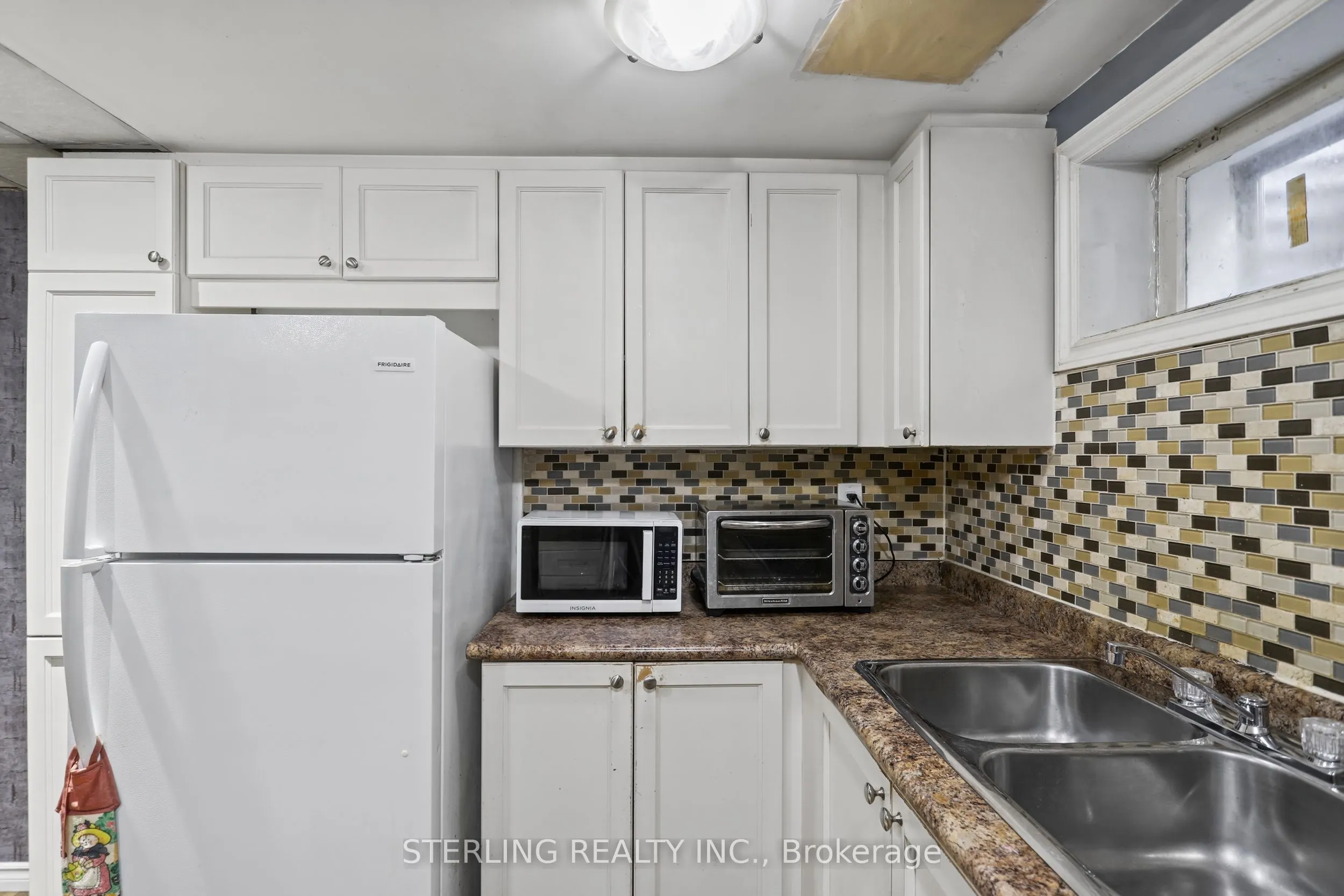 27 Oakmeadow Boulevard
