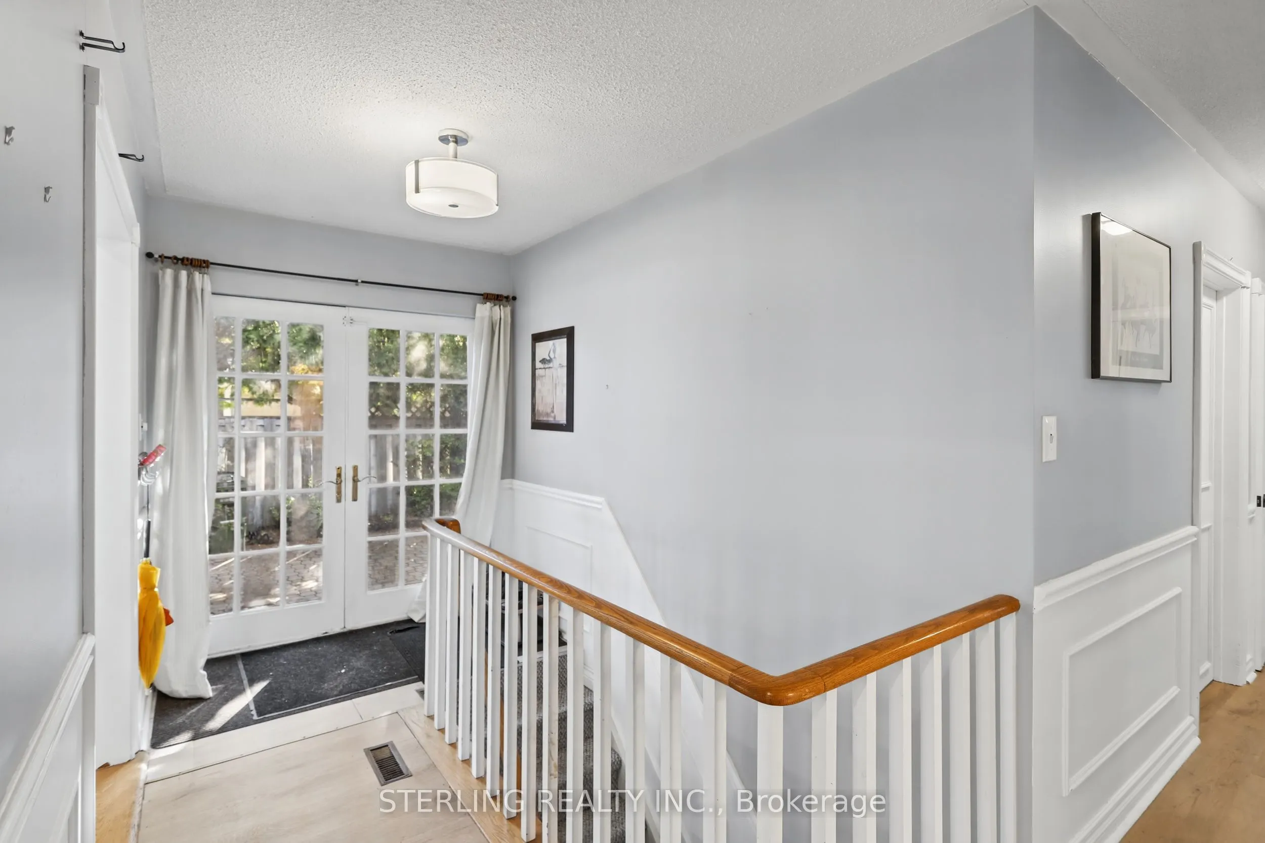 27 Oakmeadow Boulevard