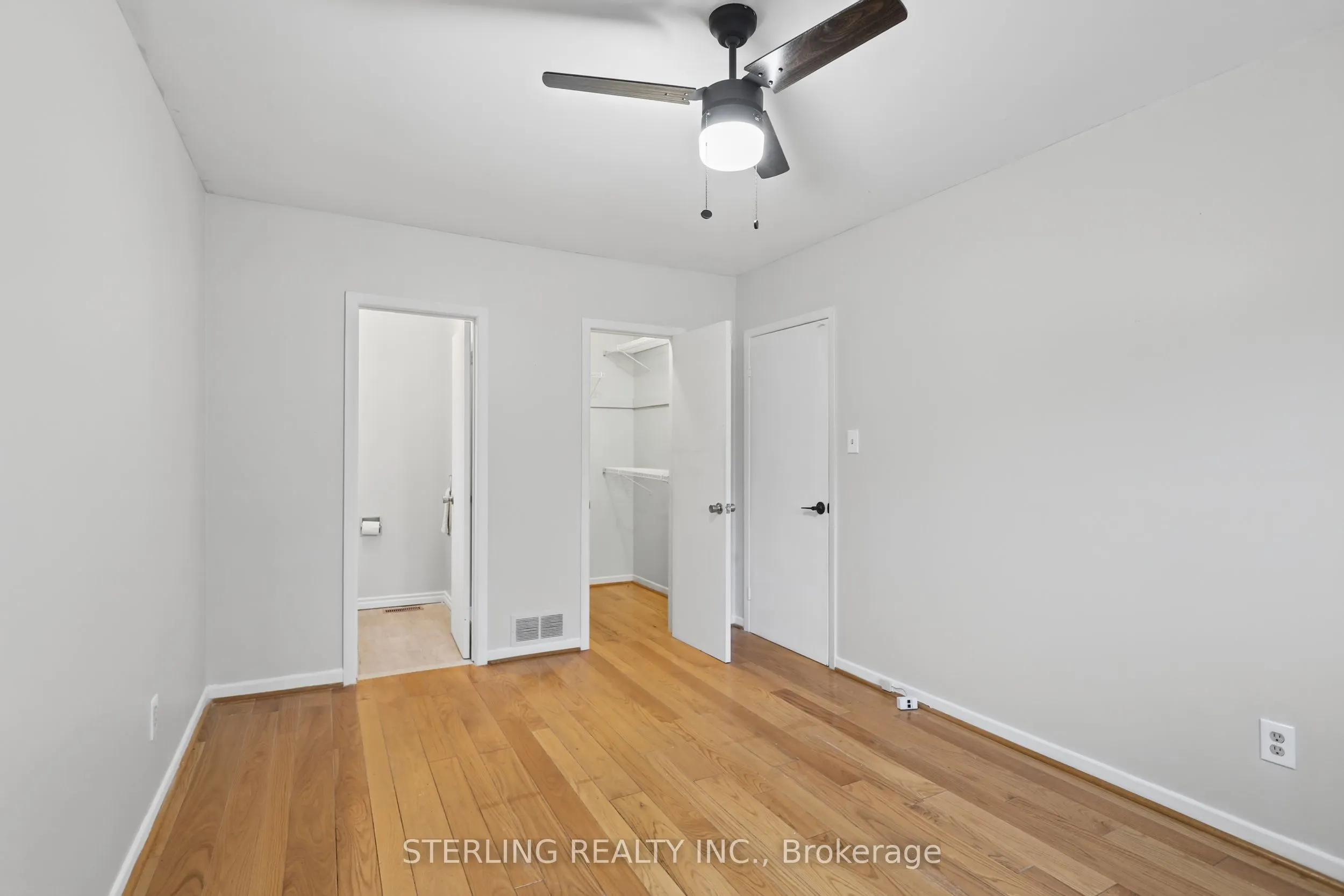 27 Oakmeadow Boulevard