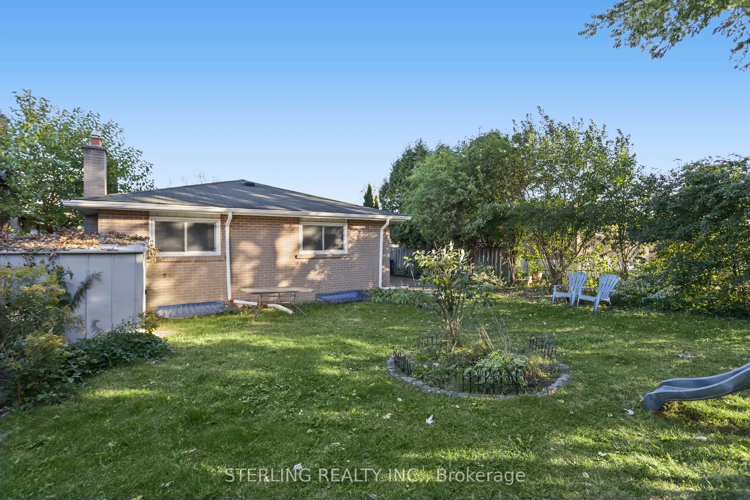 27 Oakmeadow Boulevard