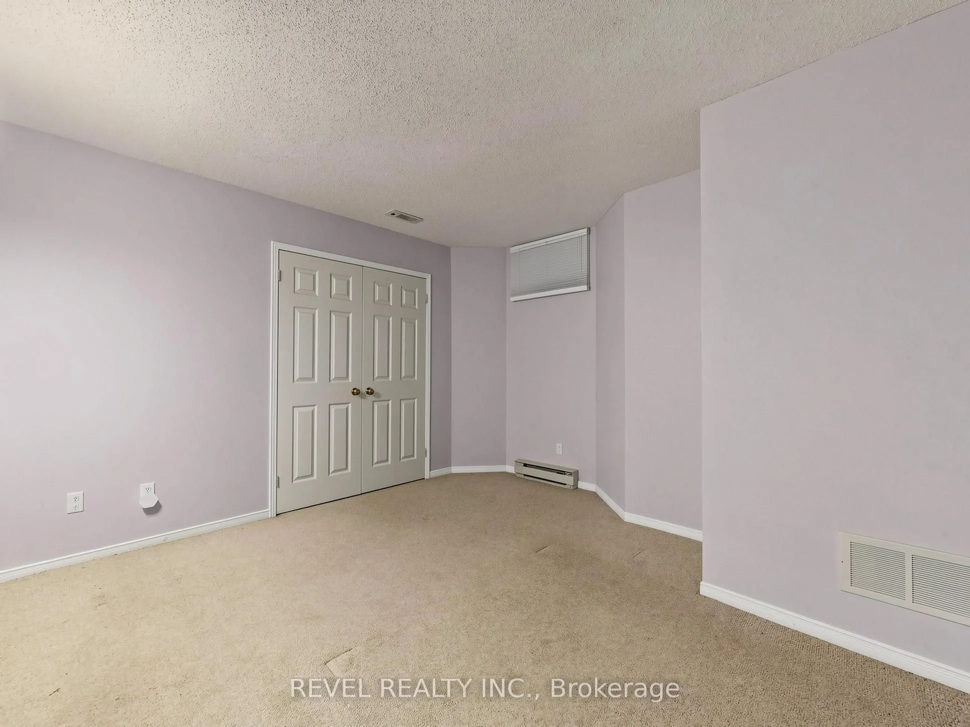 831 Regal Crescent #Lower