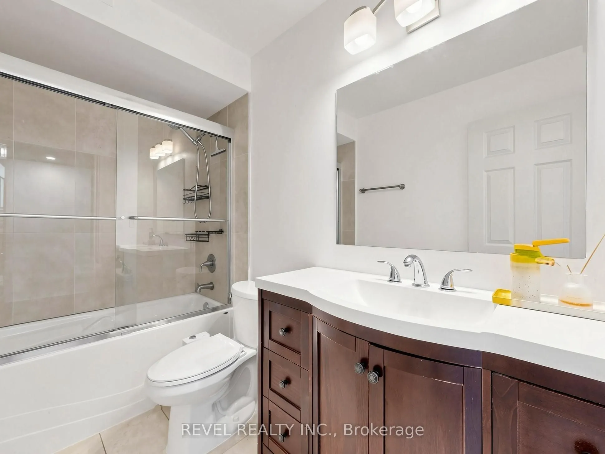 831 Regal Crescent #Lower
