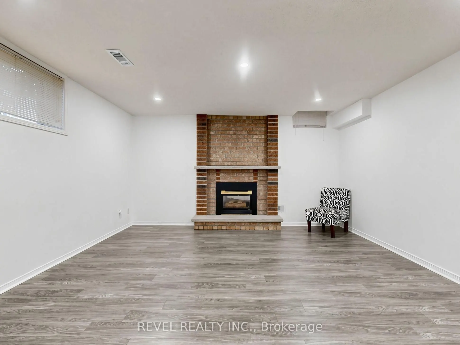 831 Regal Crescent #Lower