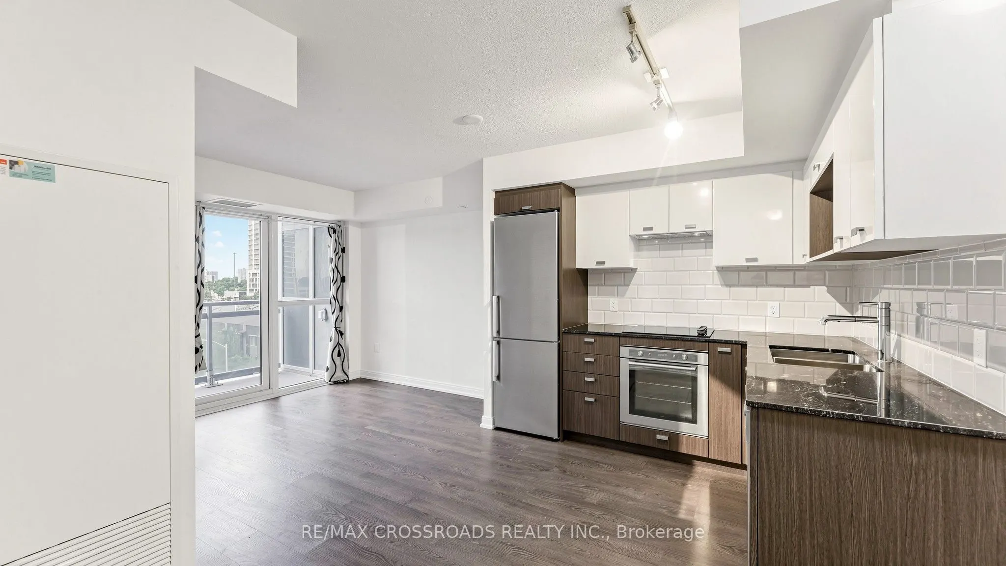275 Village Green Square #525