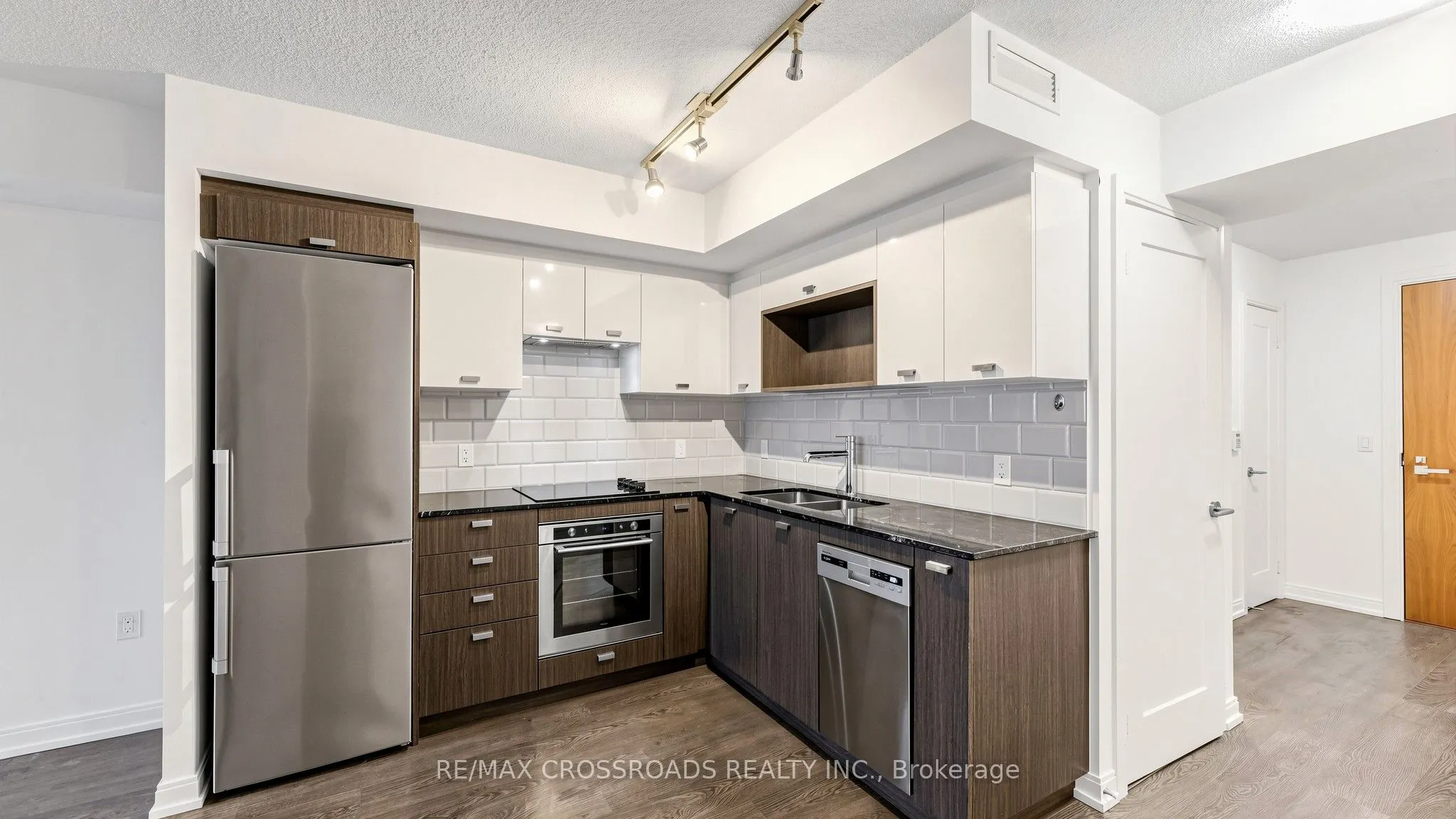 275 Village Green Square #525