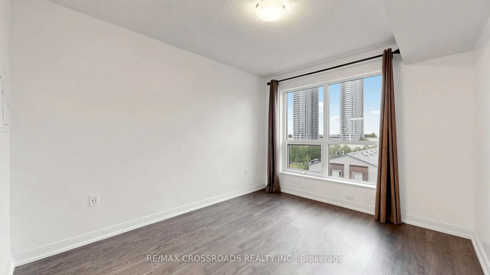 275 Village Green Square #525