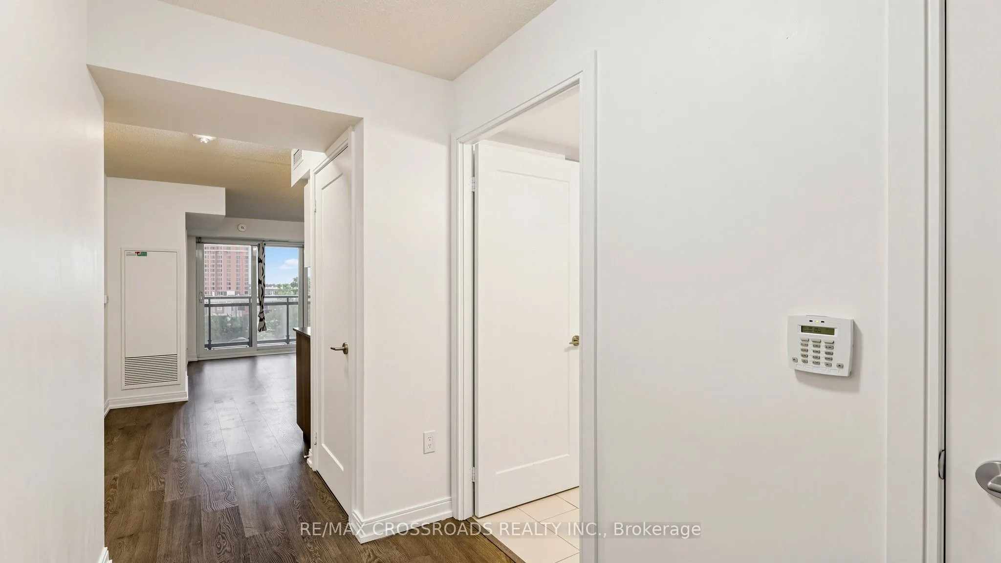 275 Village Green Square #525