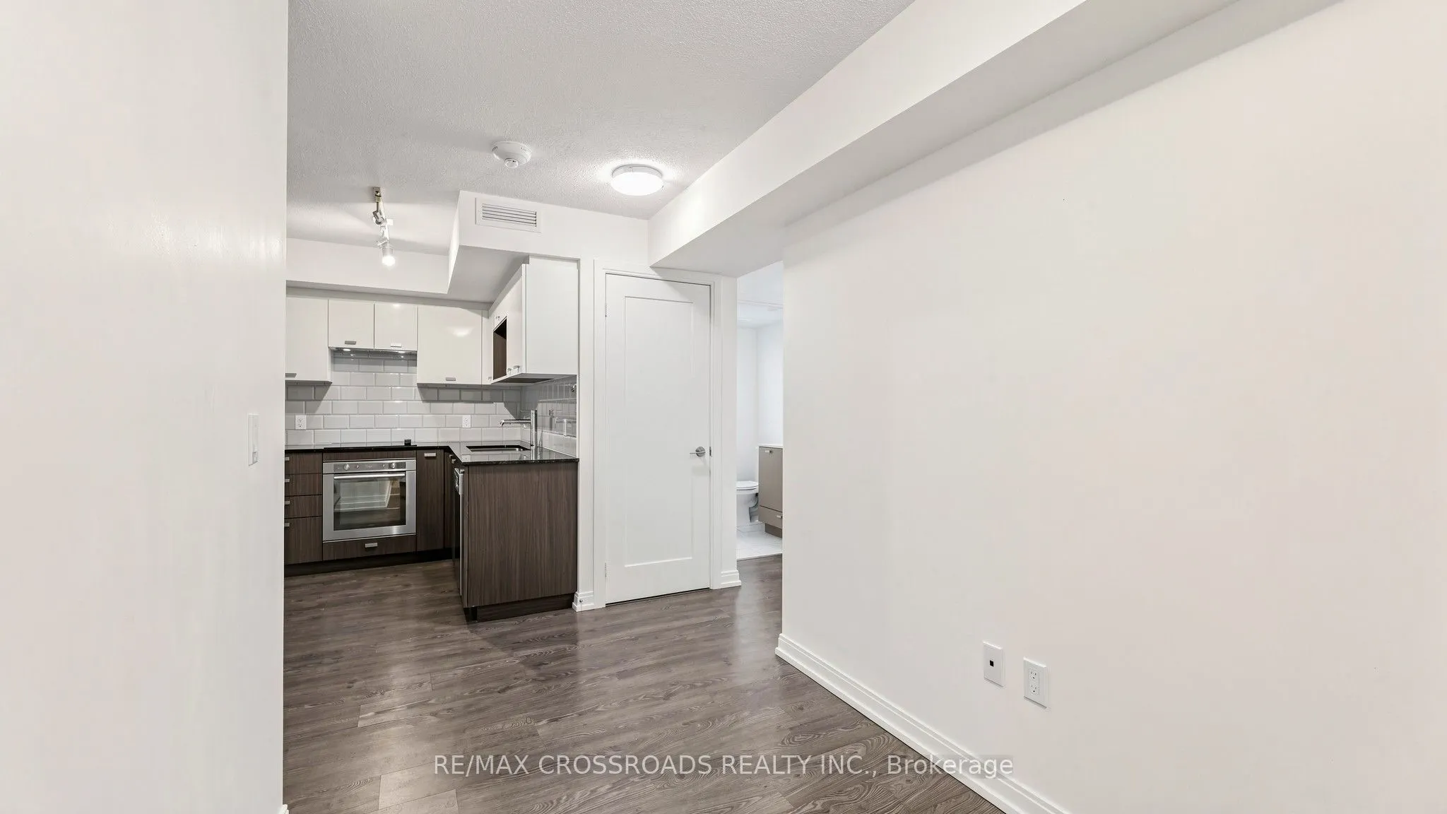 275 Village Green Square #525