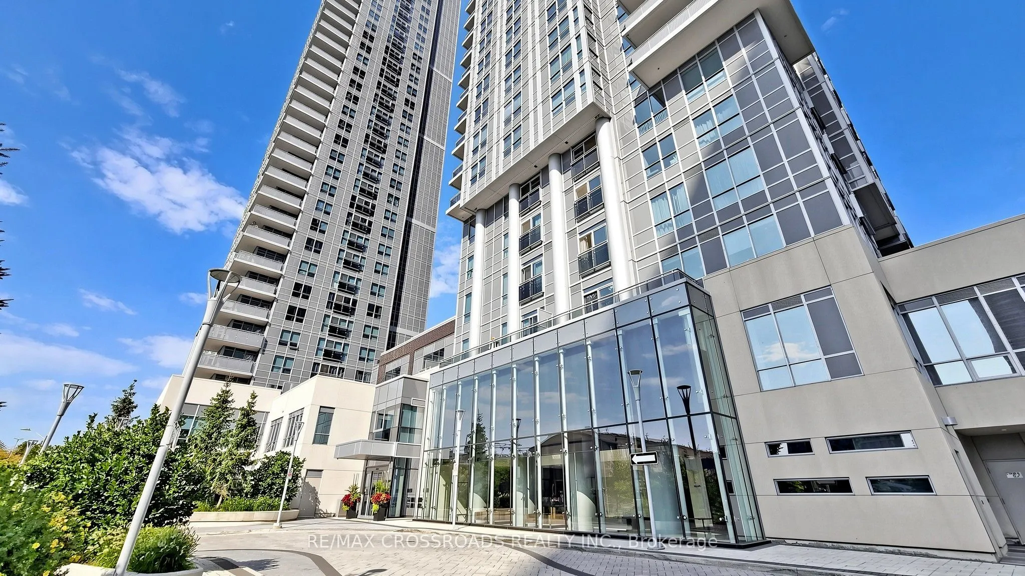 275 Village Green Square #525