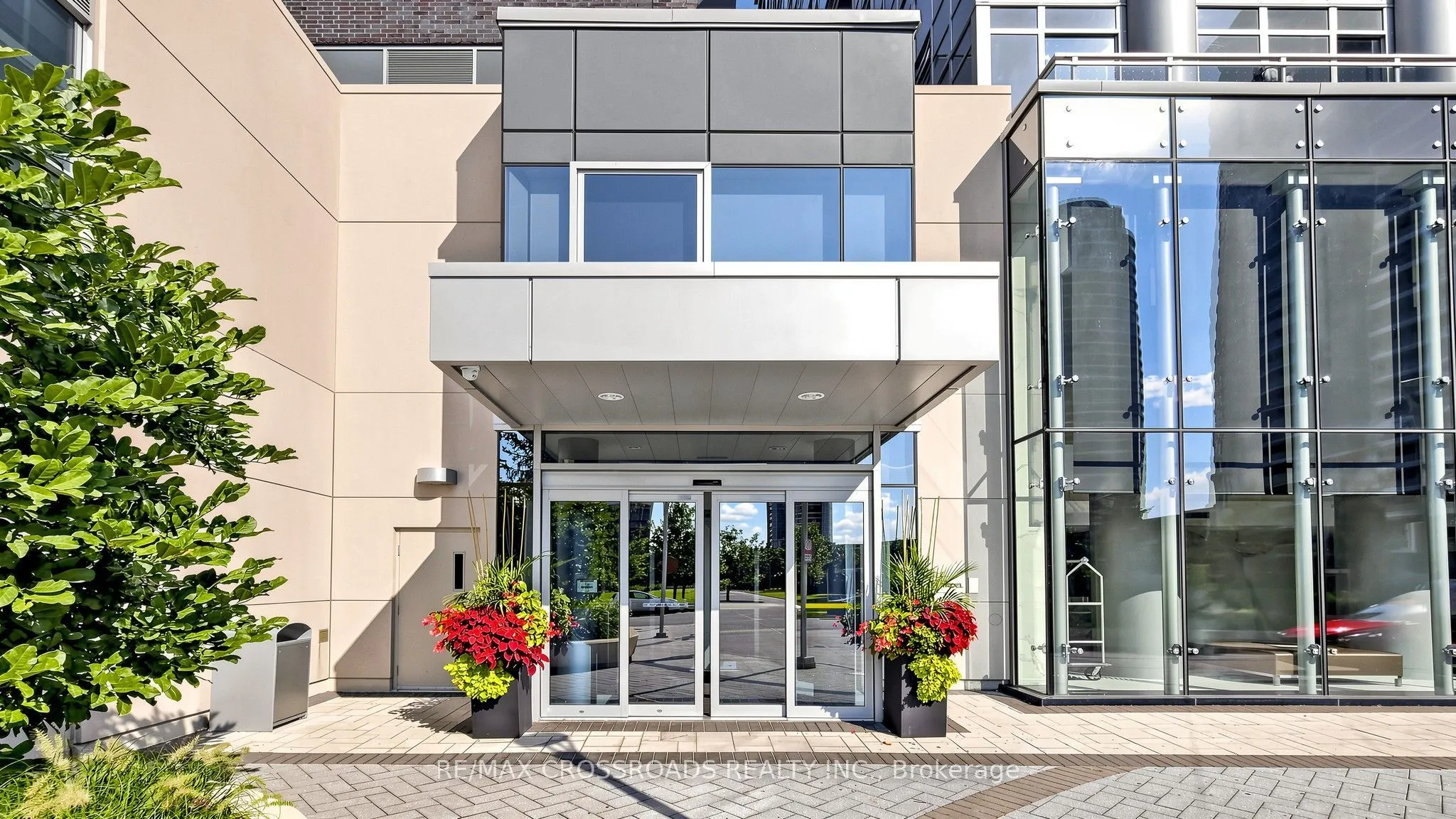 275 Village Green Square #525