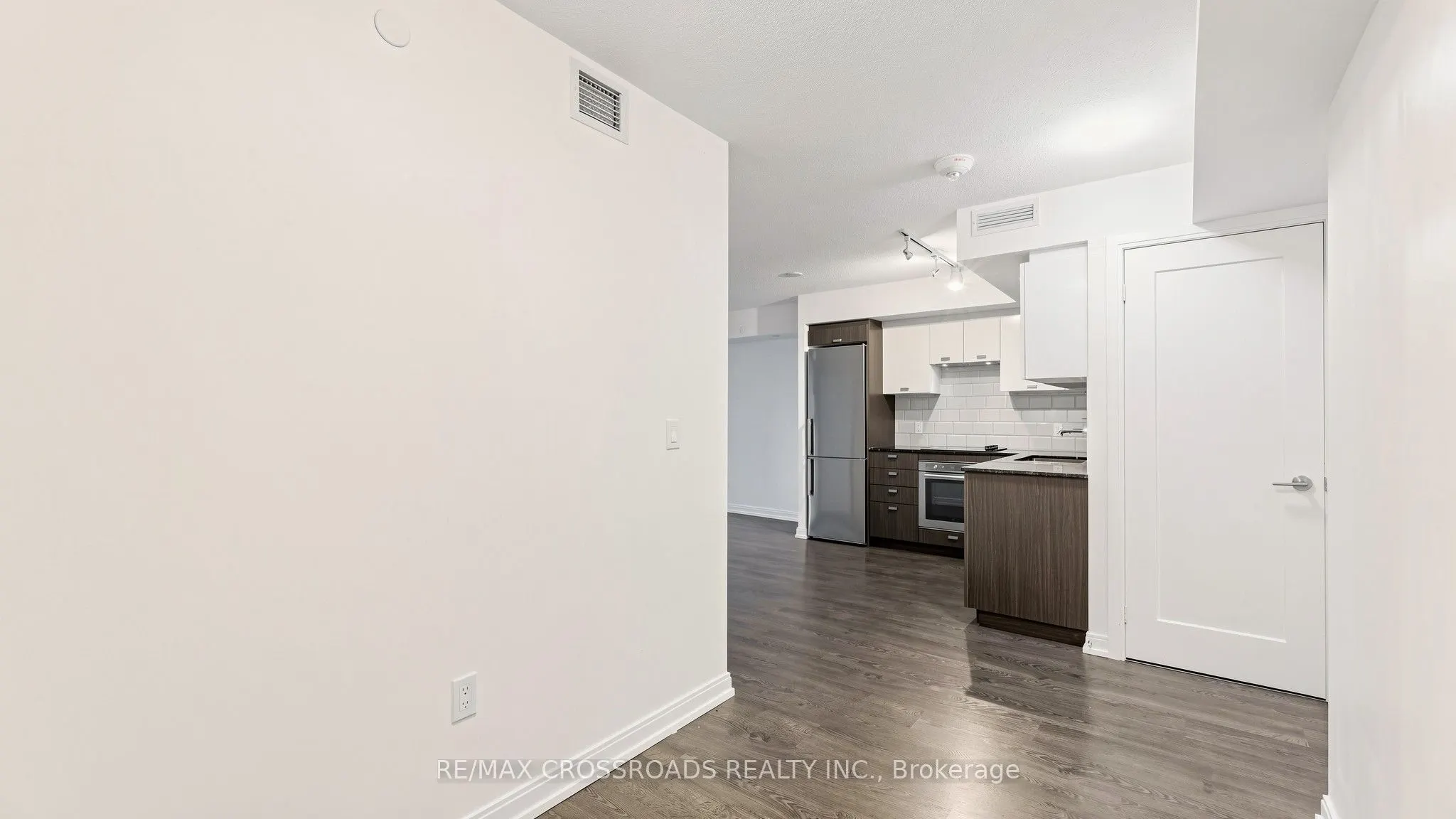 275 Village Green Square #525