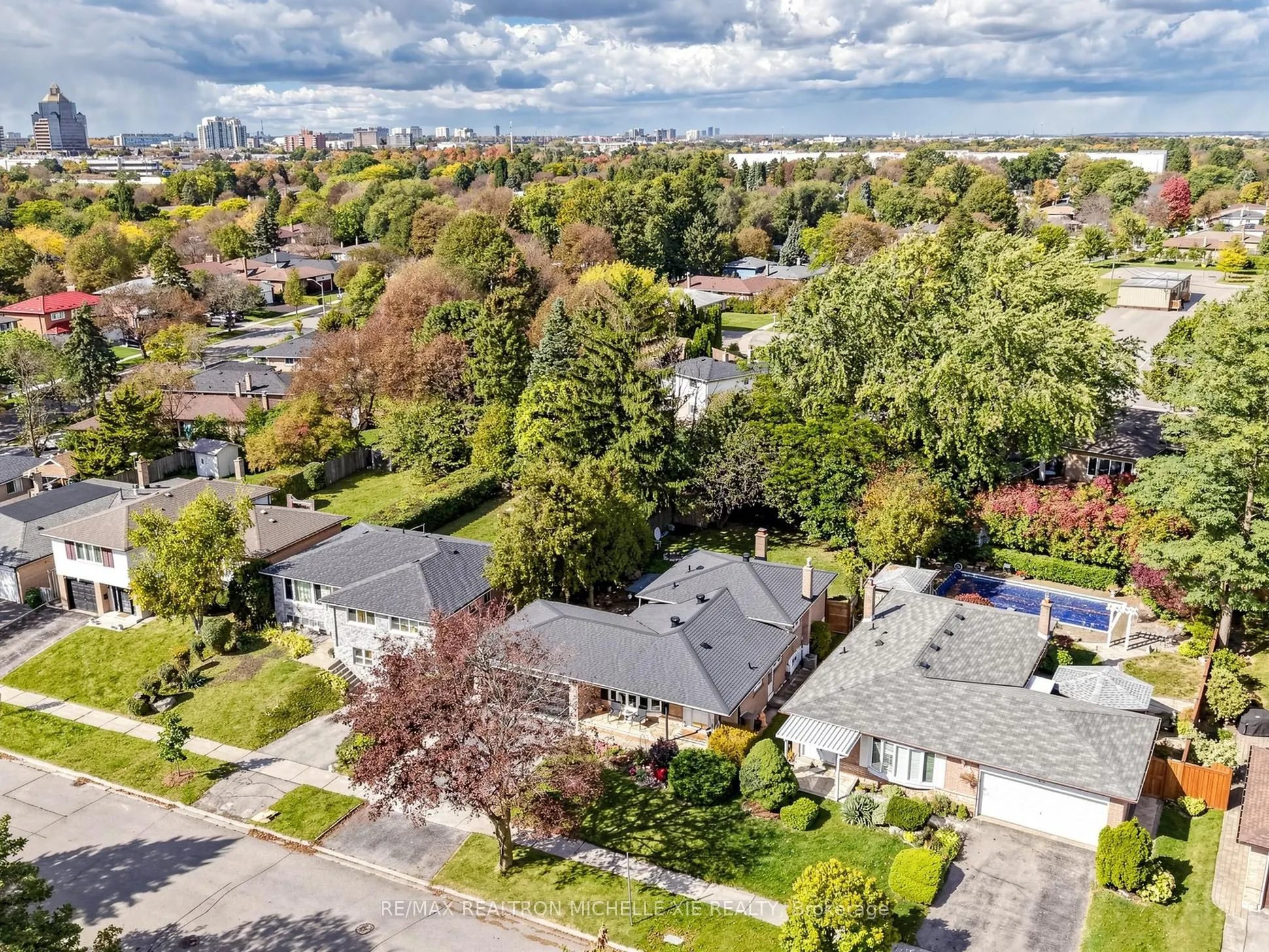 71 Oakmeadow Boulevard