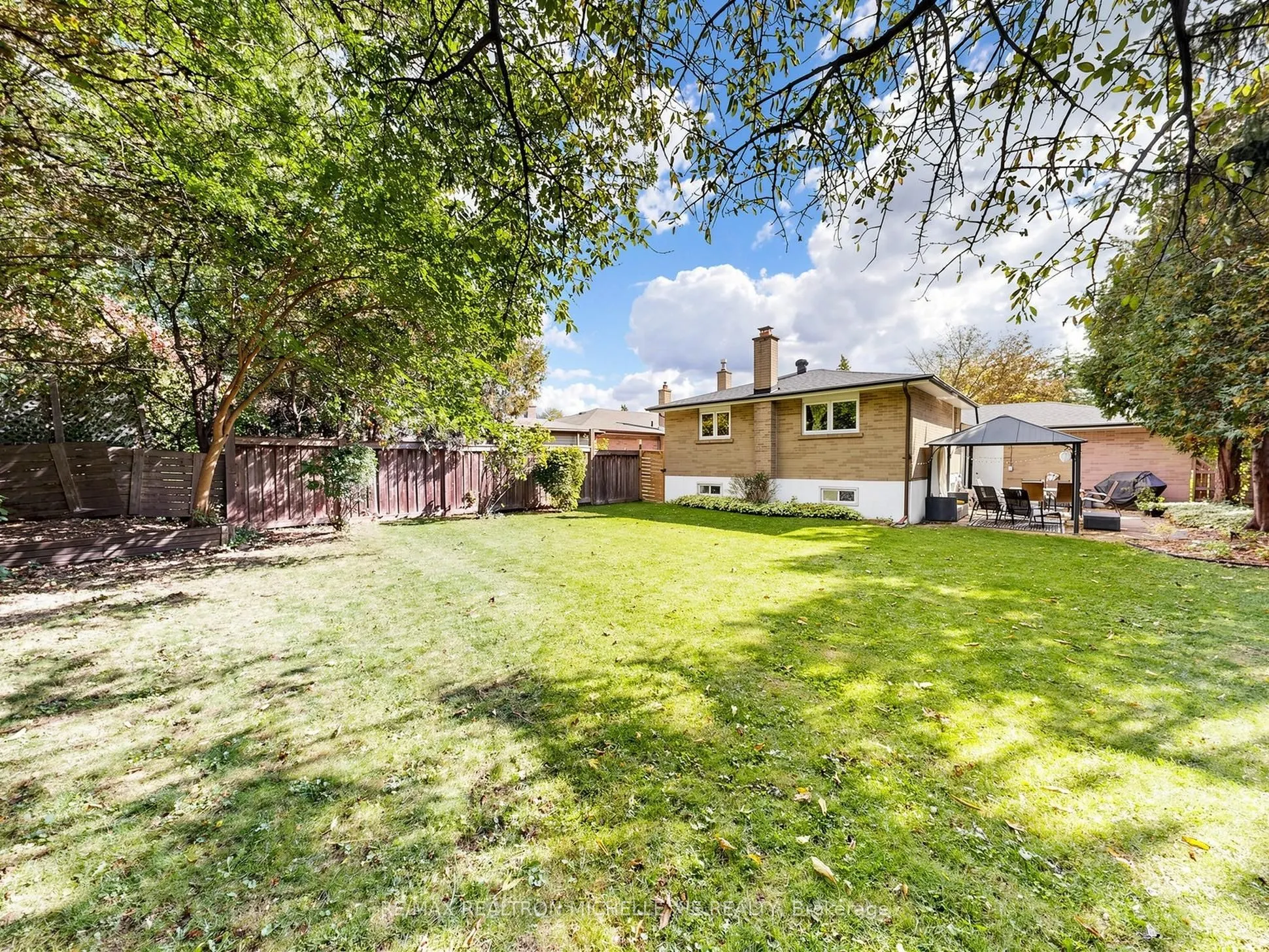 71 Oakmeadow Boulevard