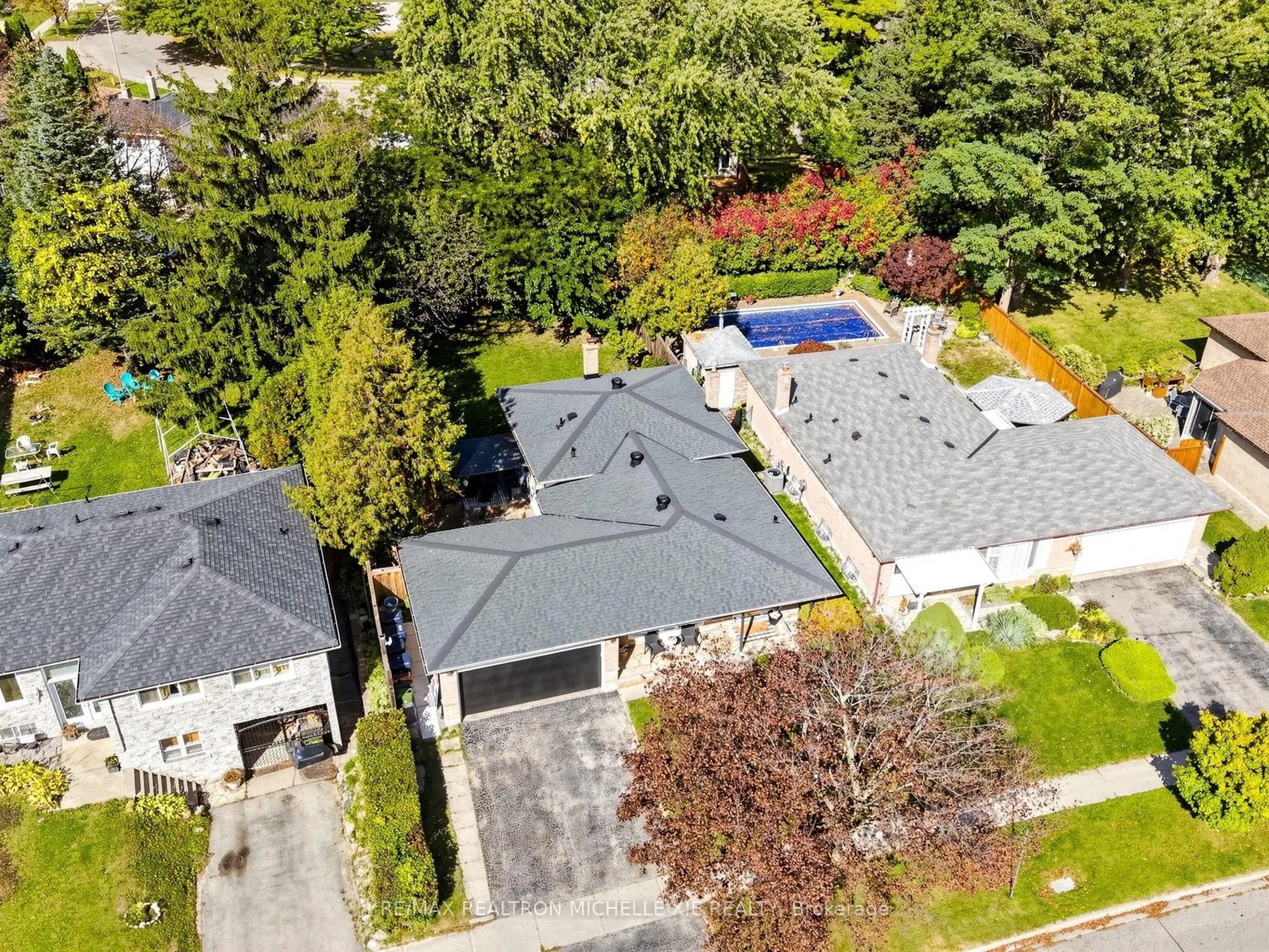 71 Oakmeadow Boulevard