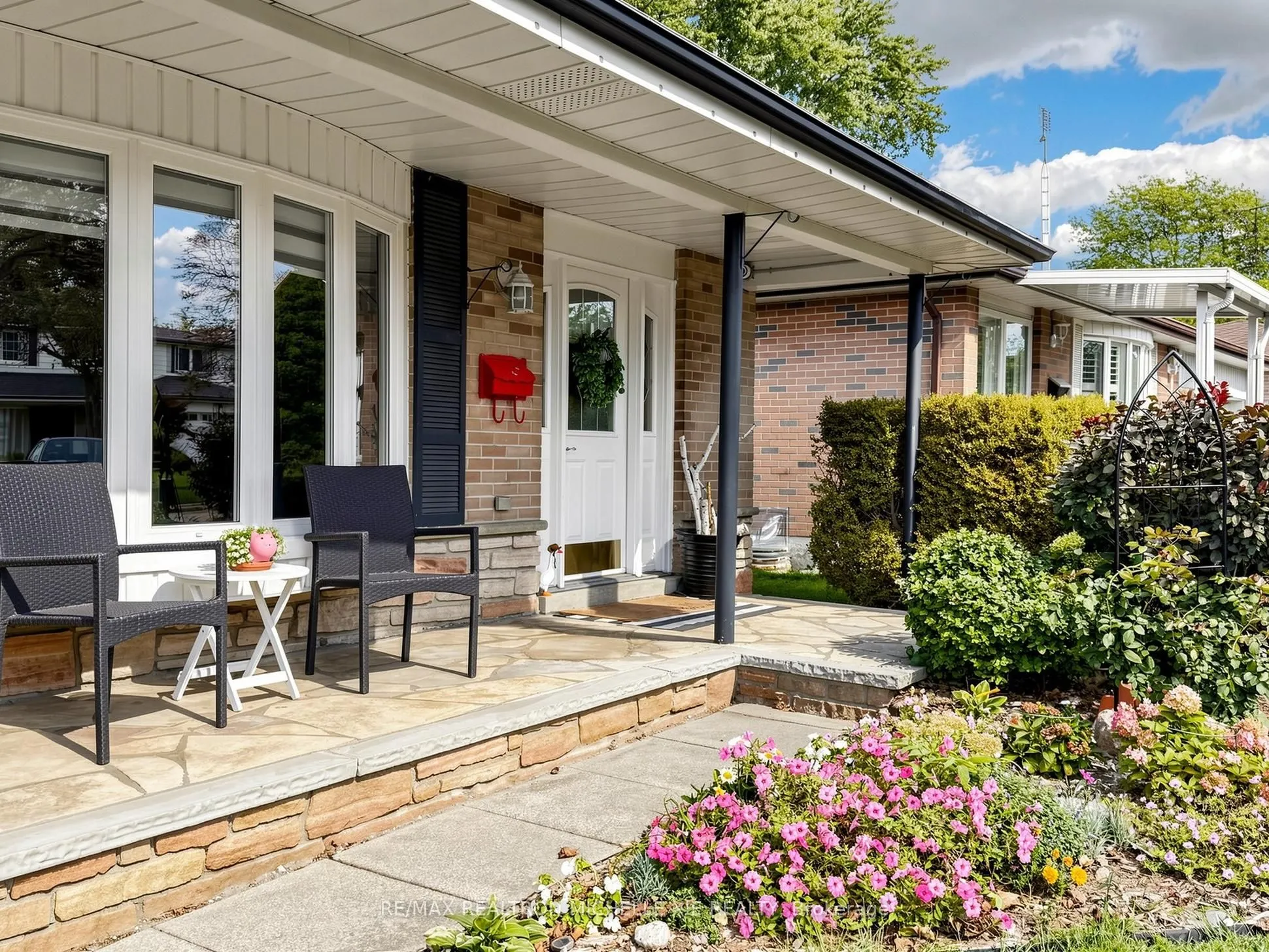 71 Oakmeadow Boulevard
