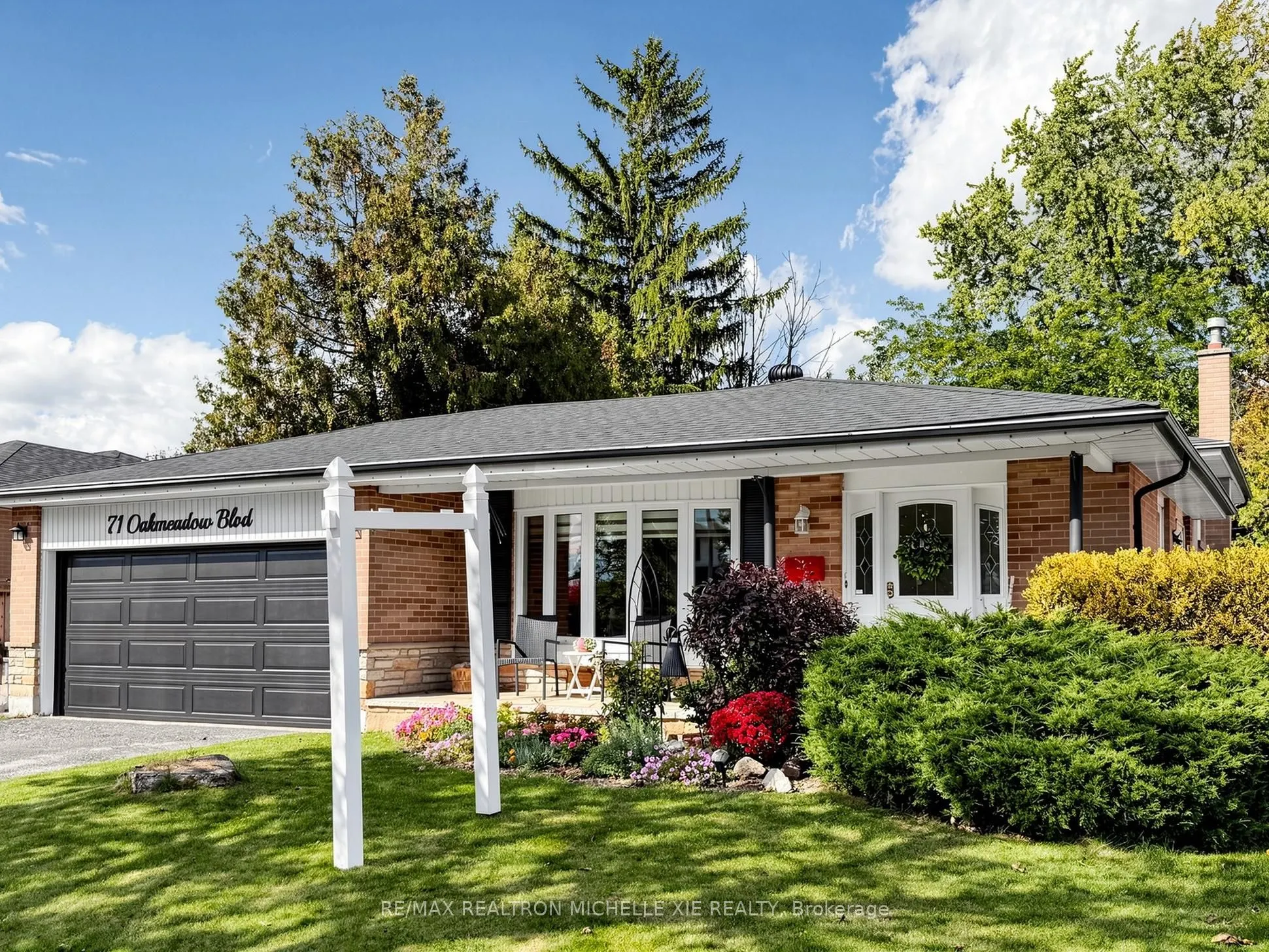 71 Oakmeadow Boulevard