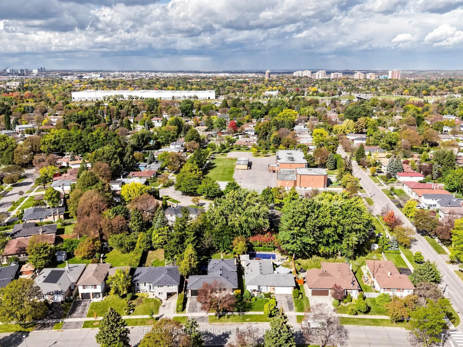 71 Oakmeadow Boulevard