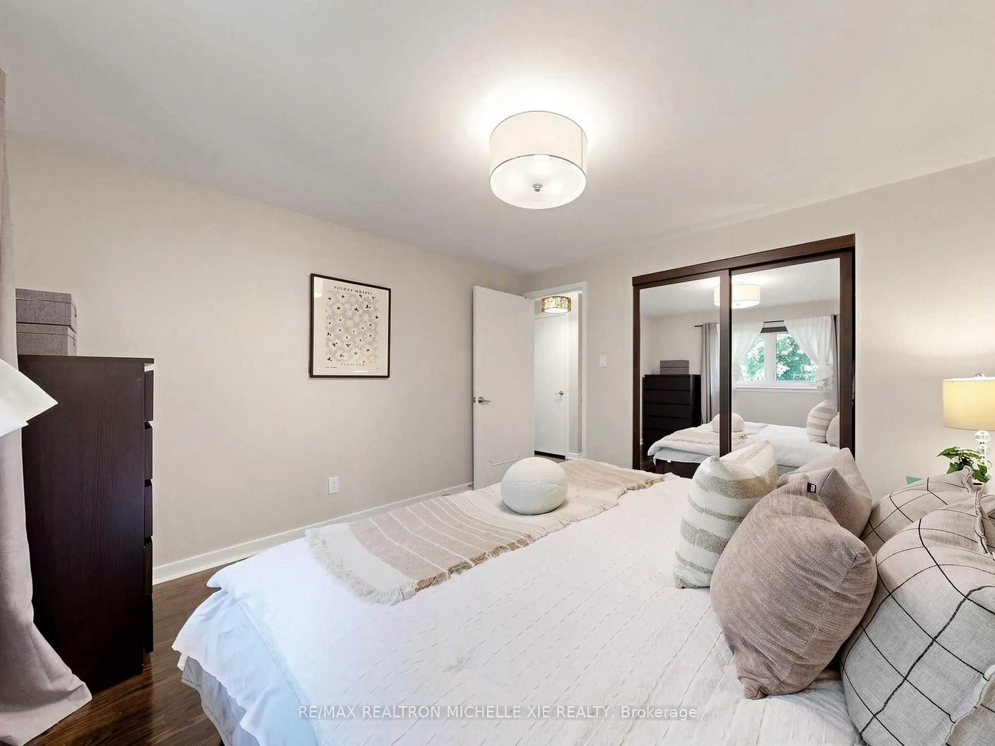 71 Oakmeadow Boulevard