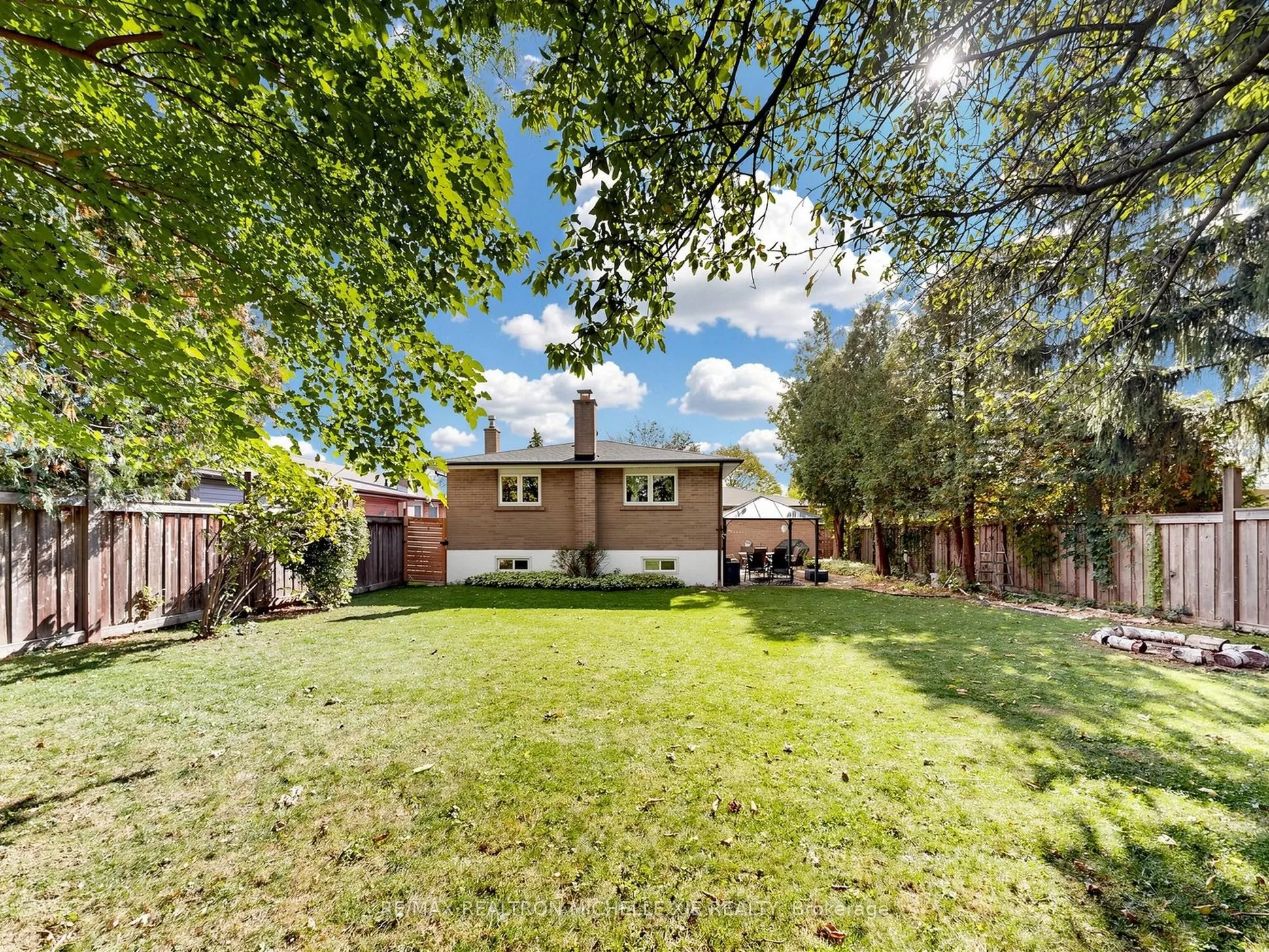 71 Oakmeadow Boulevard