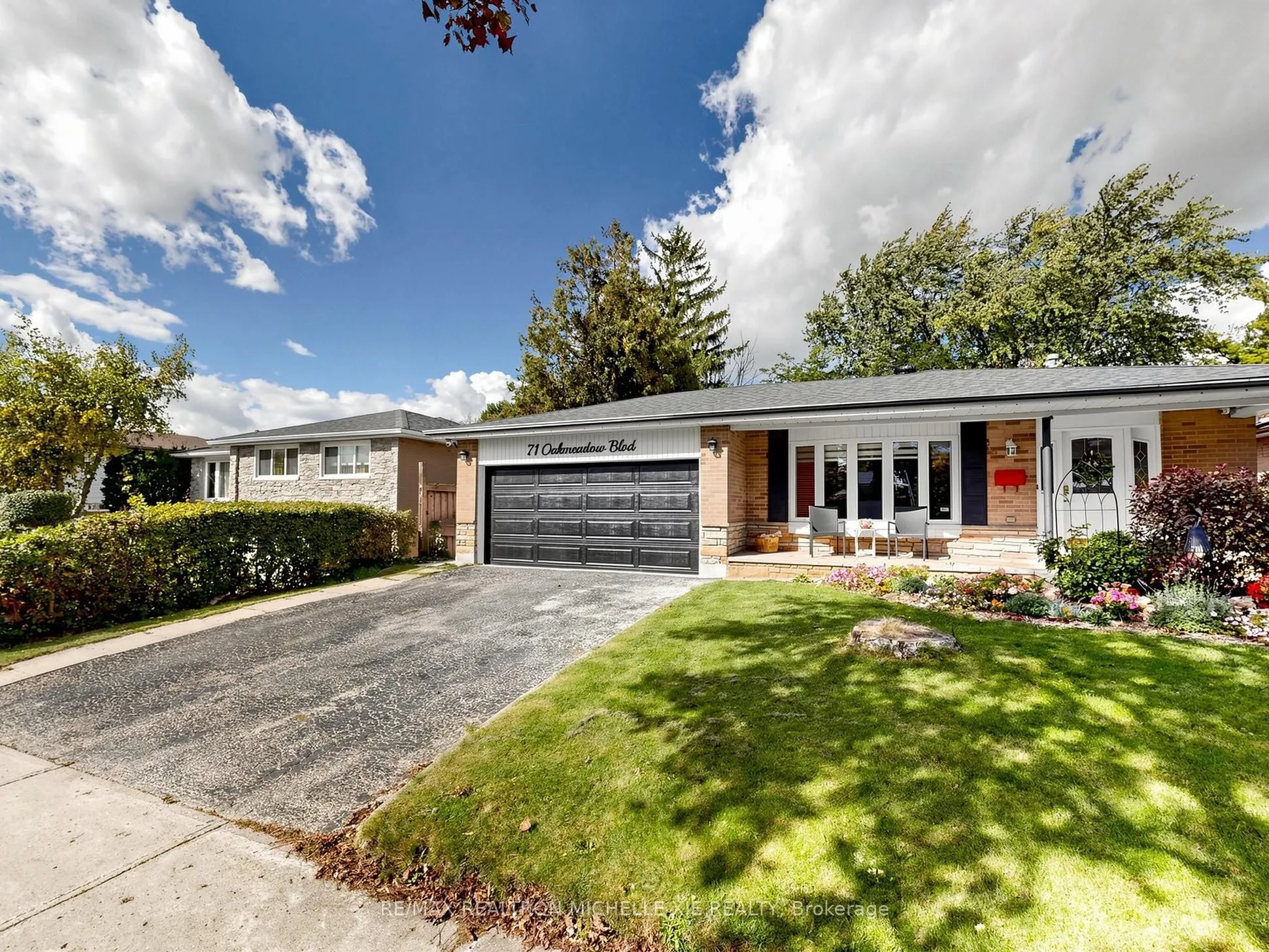 71 Oakmeadow Boulevard