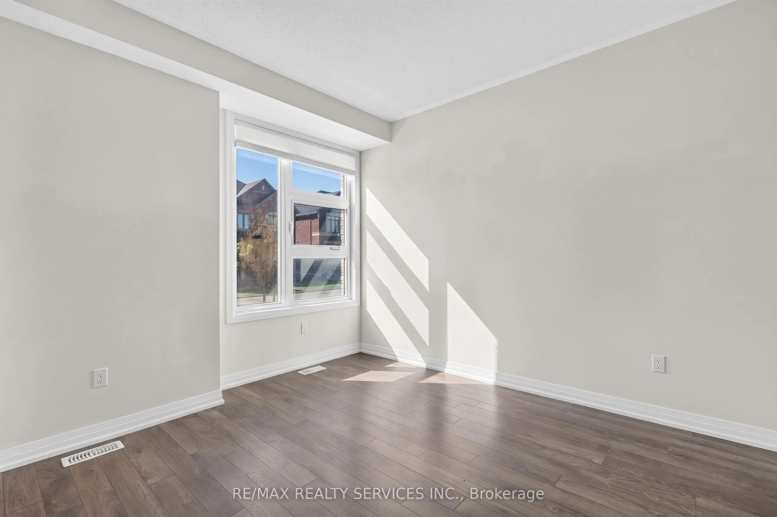 225 Coronation Road