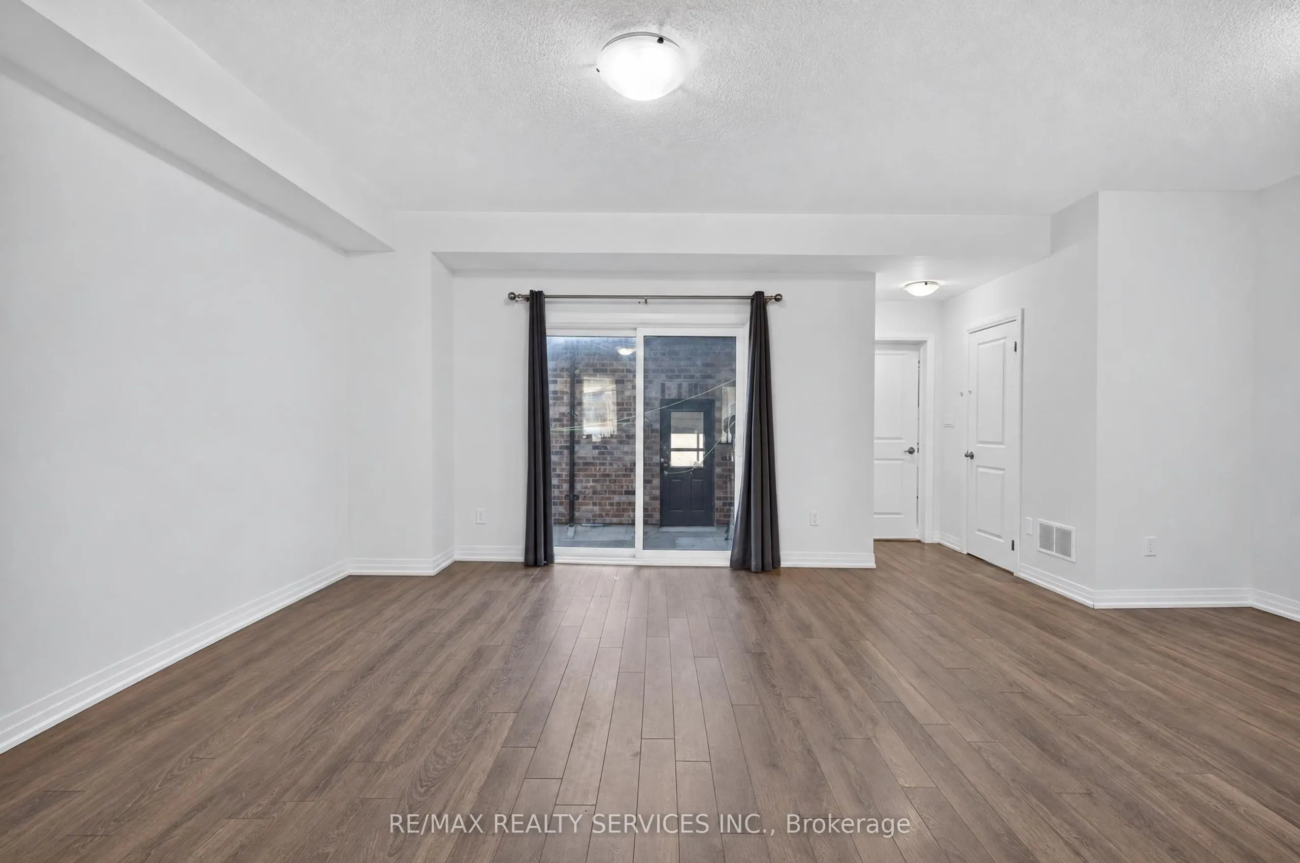 225 Coronation Road
