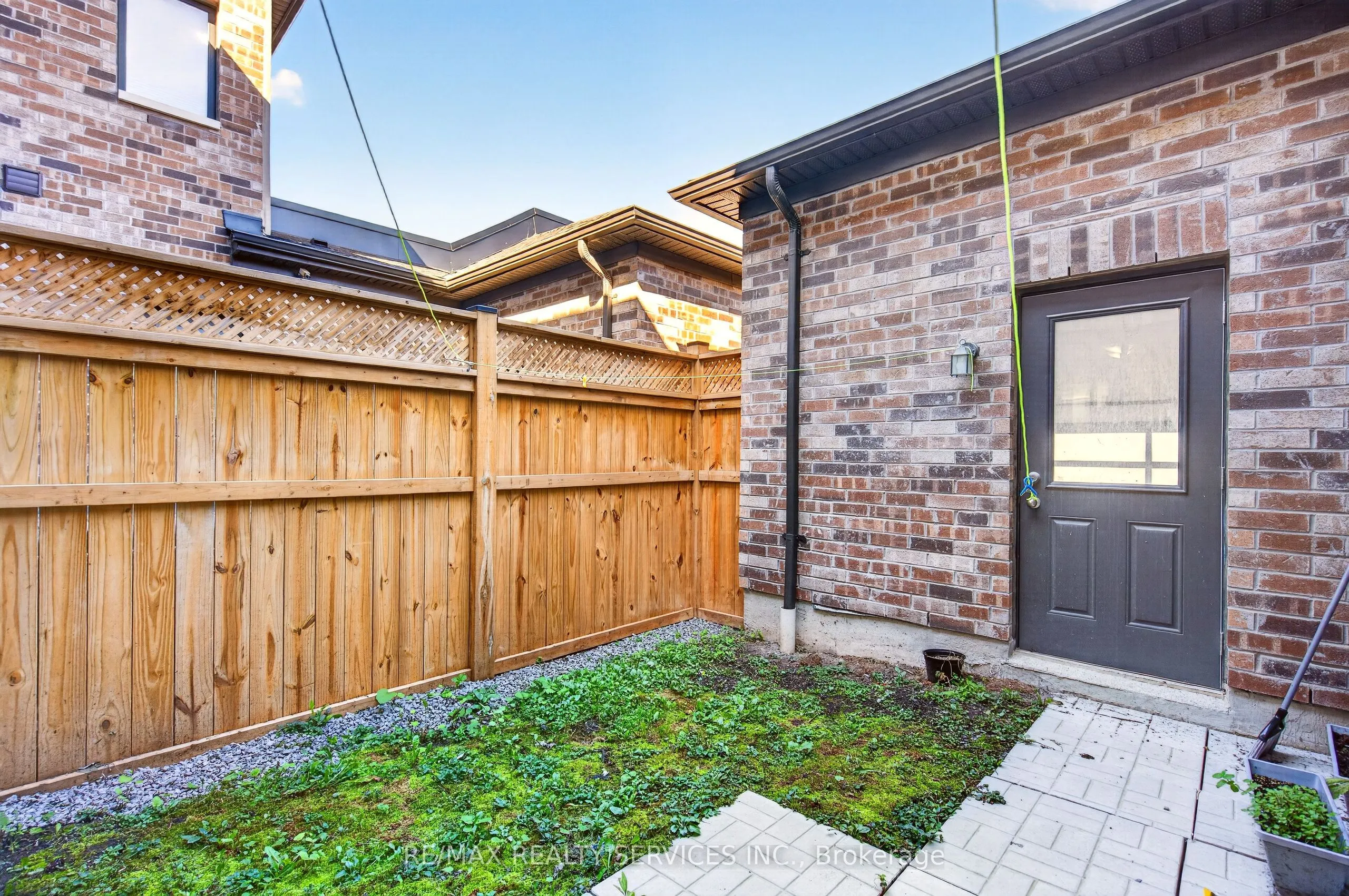 225 Coronation Road