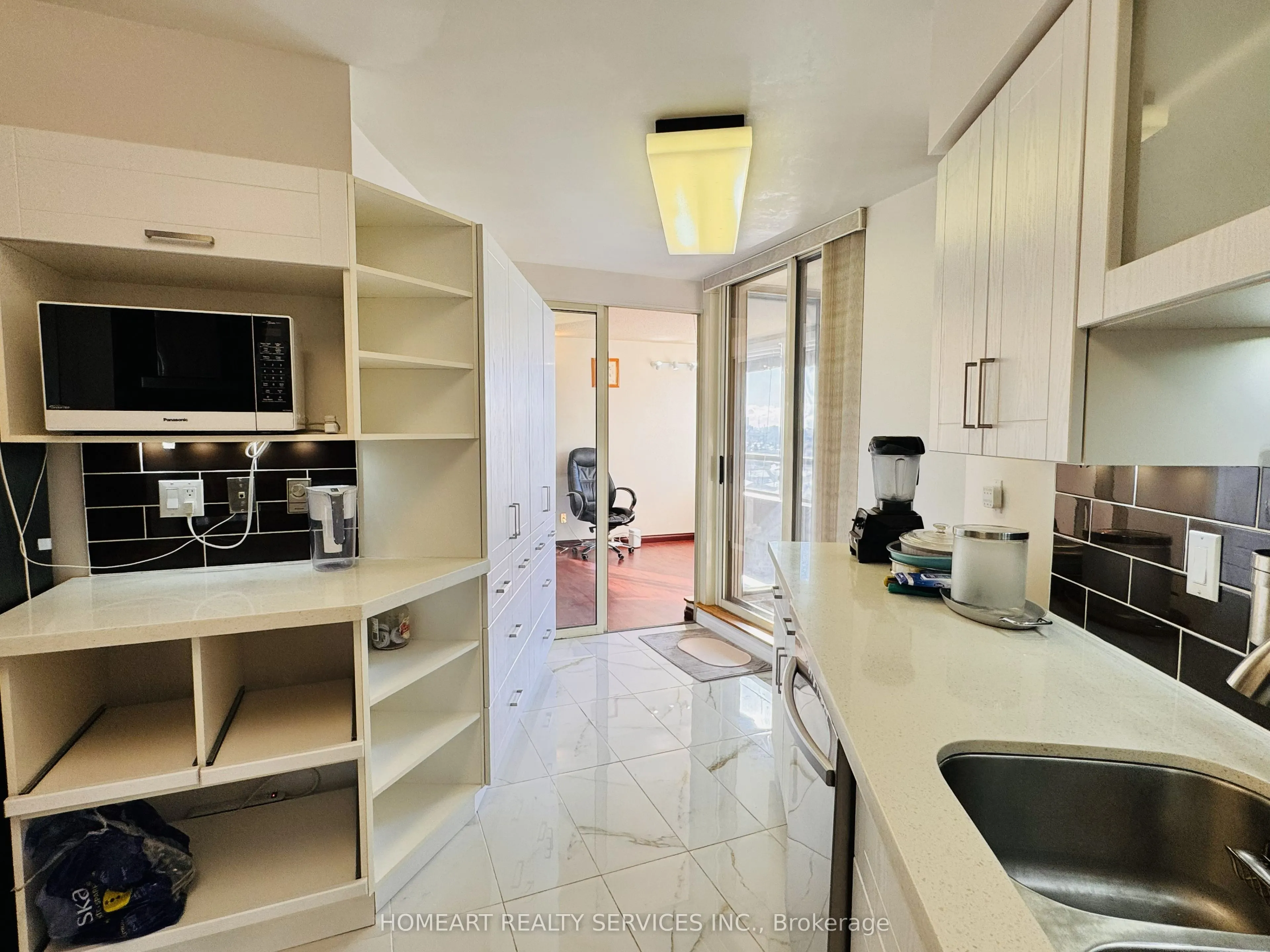 175 Bamburgh Circle #1018