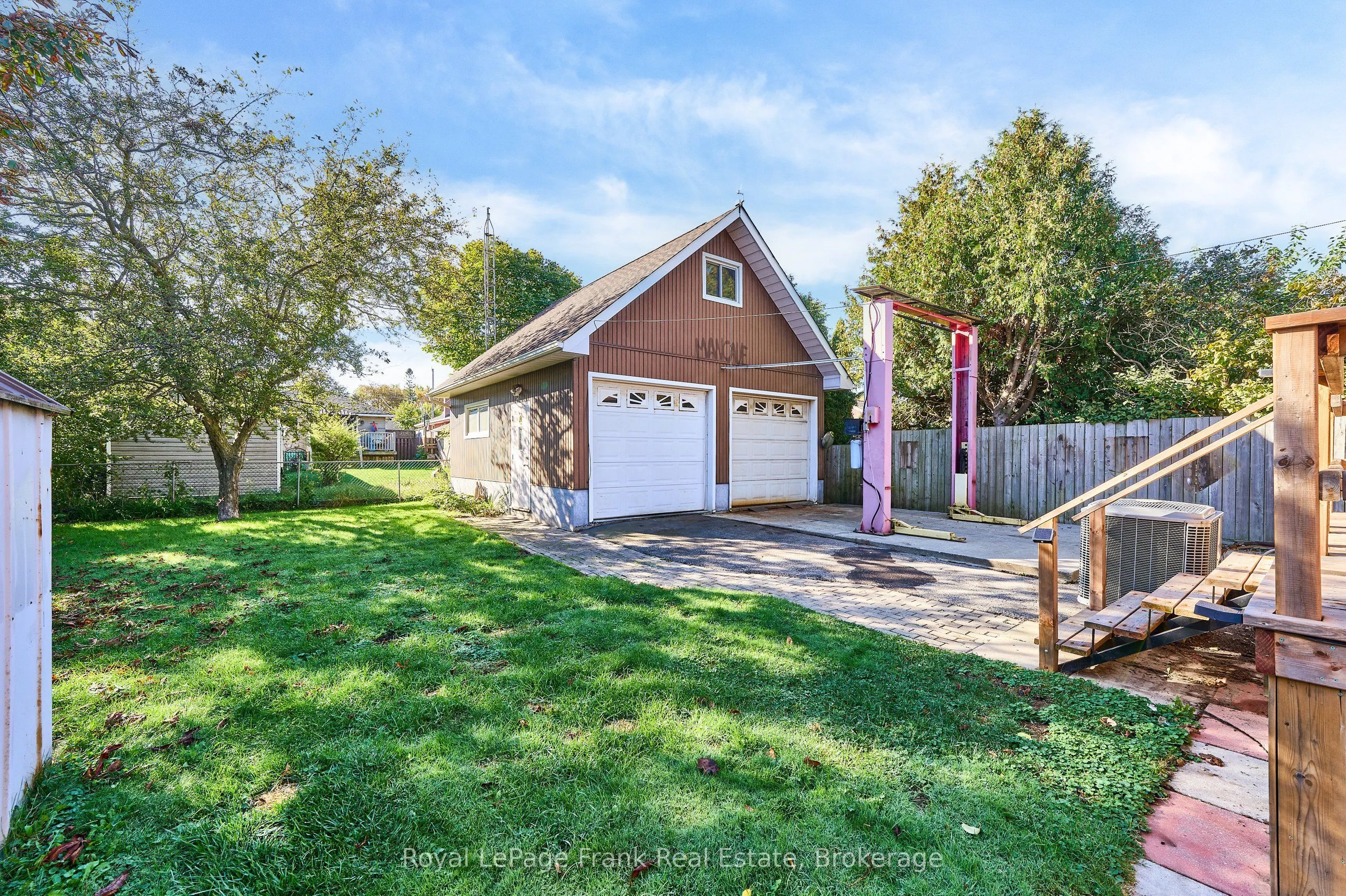 435 Woodcrest Avenue