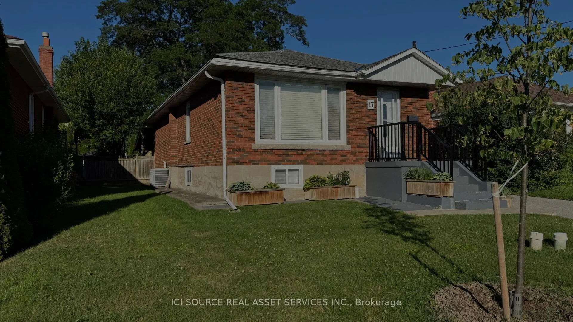 17 Hubert Avenue #Lower Level