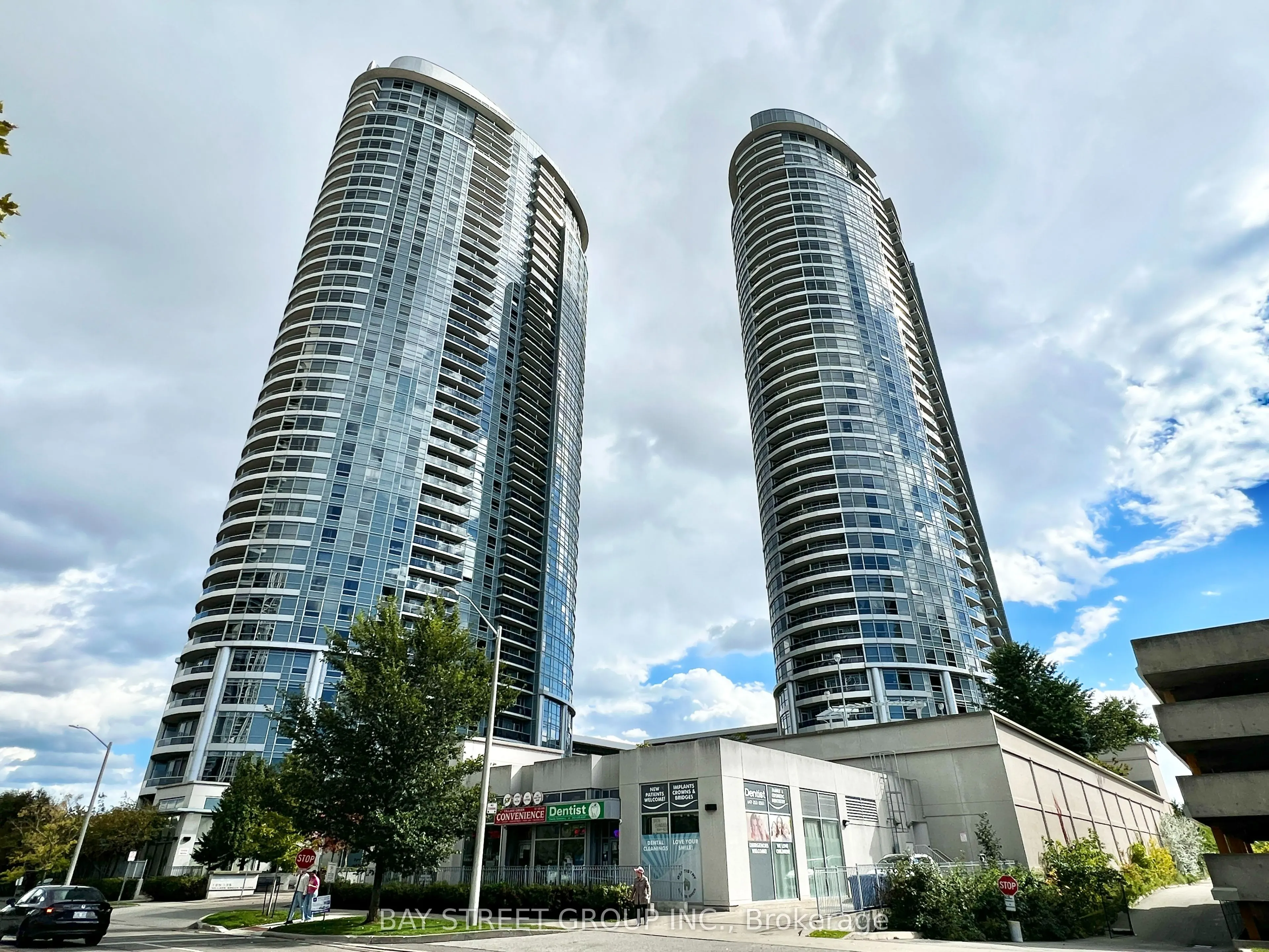 125 Village Green Square #2305