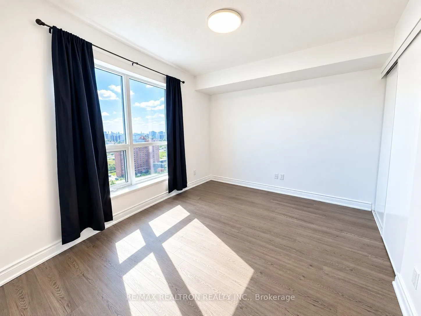 181 Village Green Square #2013