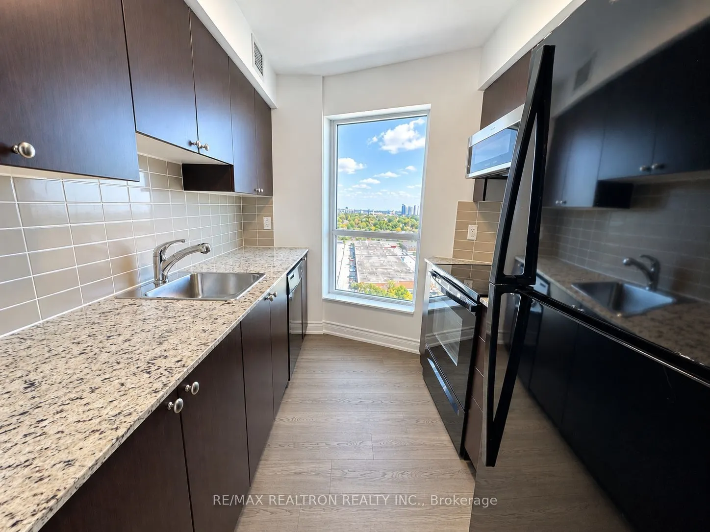 181 Village Green Square #2013