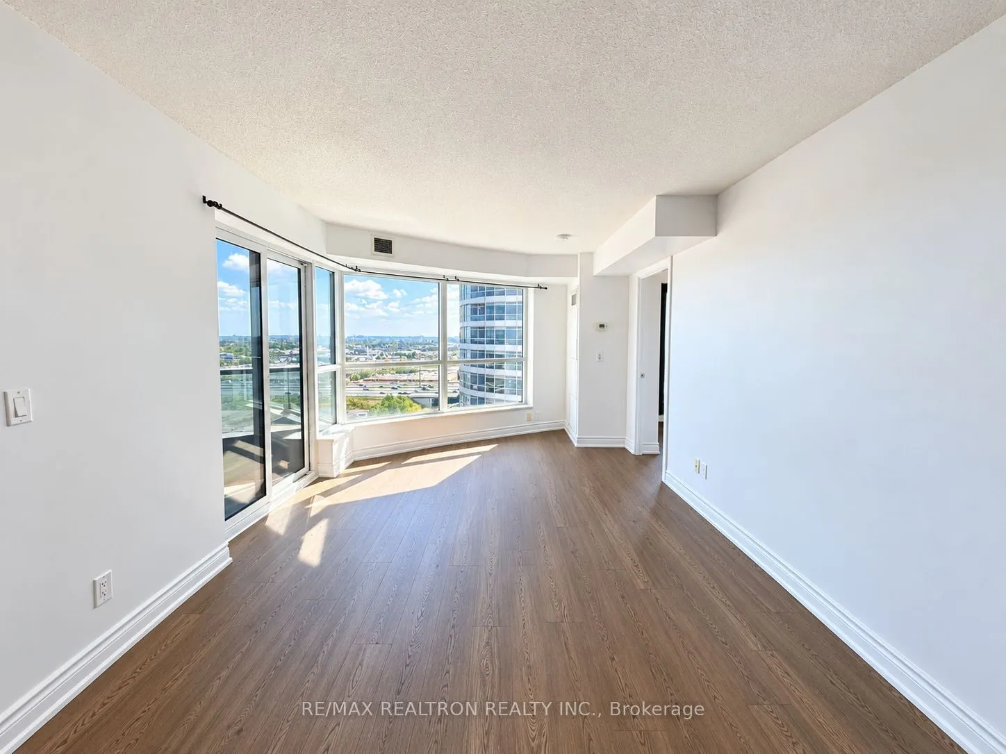 181 Village Green Square #2013