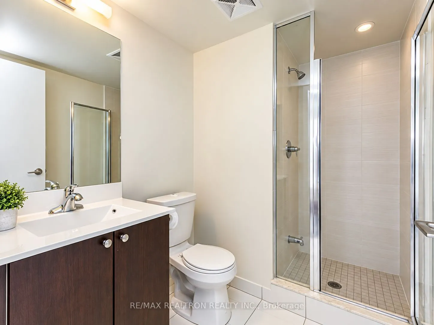 181 Village Green Square #2013
