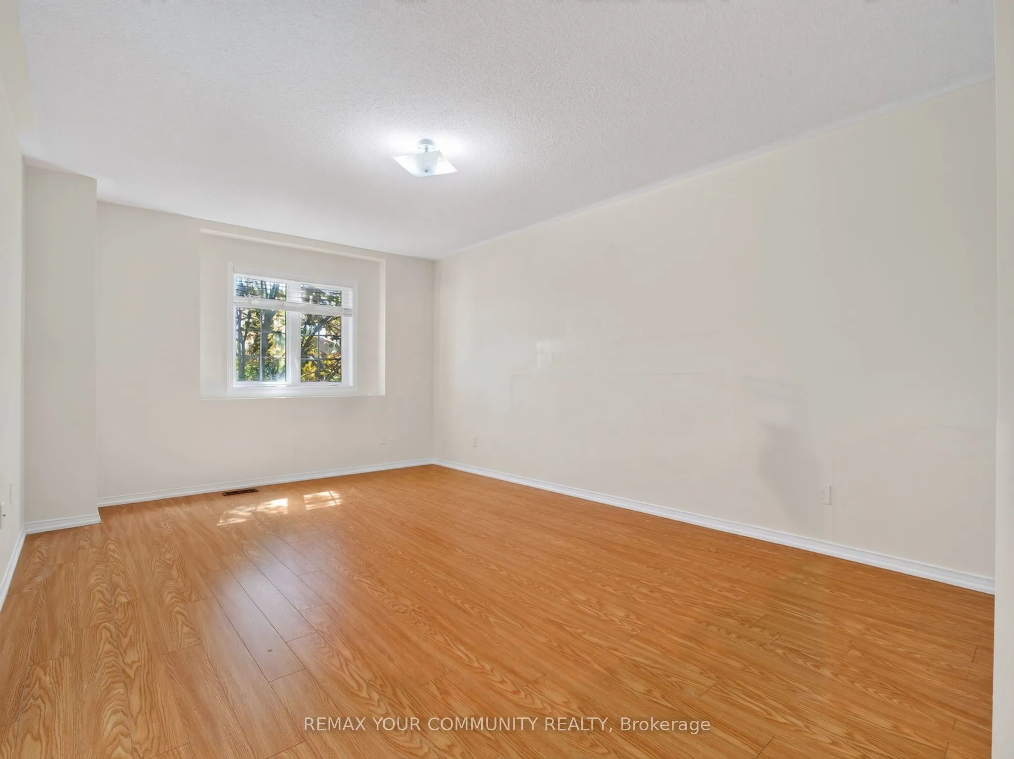 265 Sprucewood Crescent