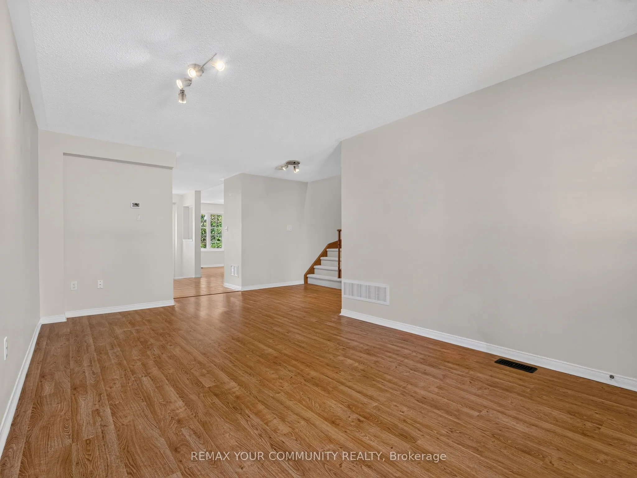 265 Sprucewood Crescent