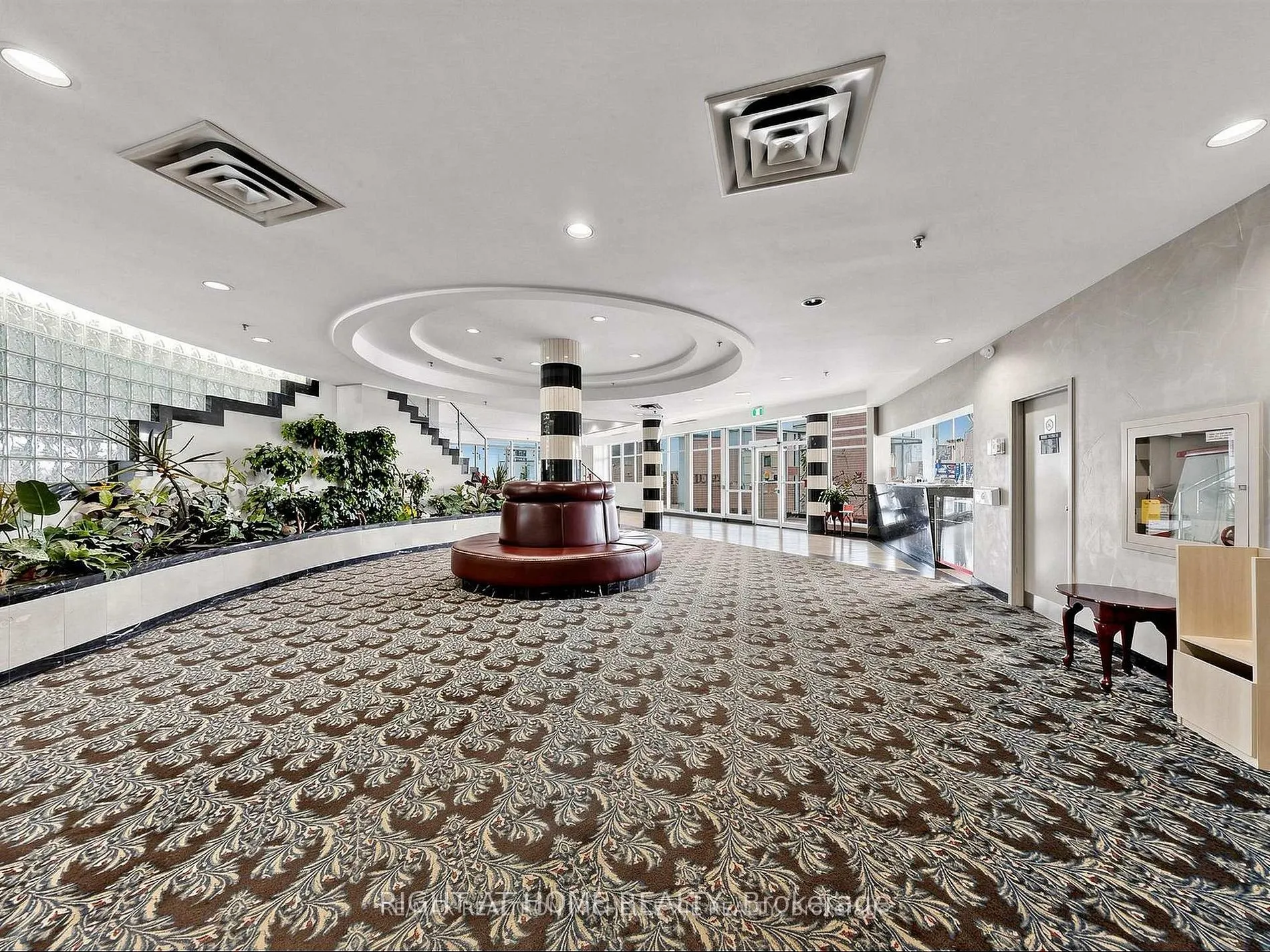 1470 Midland Avenue #04