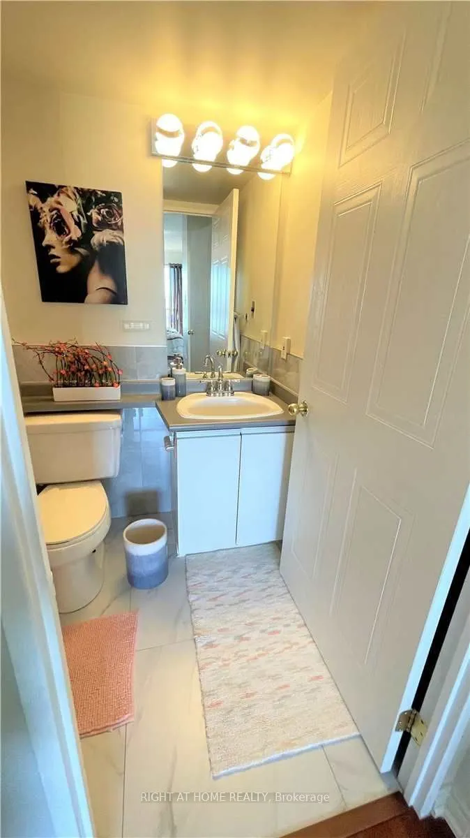 1470 Midland Avenue #04