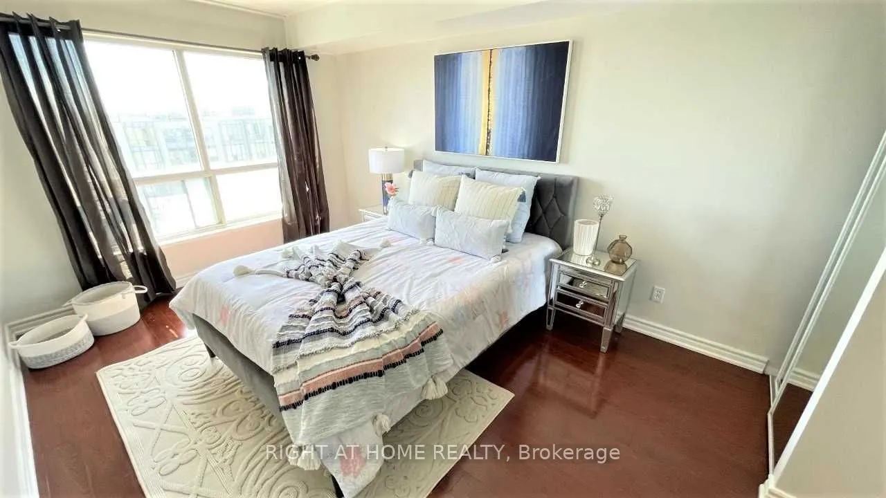 1470 Midland Avenue #04