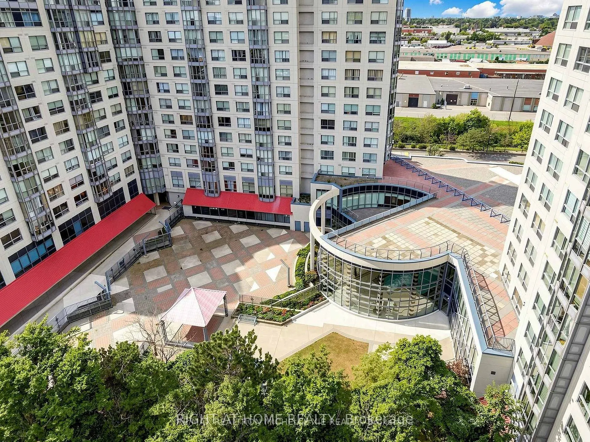1470 Midland Avenue #04
