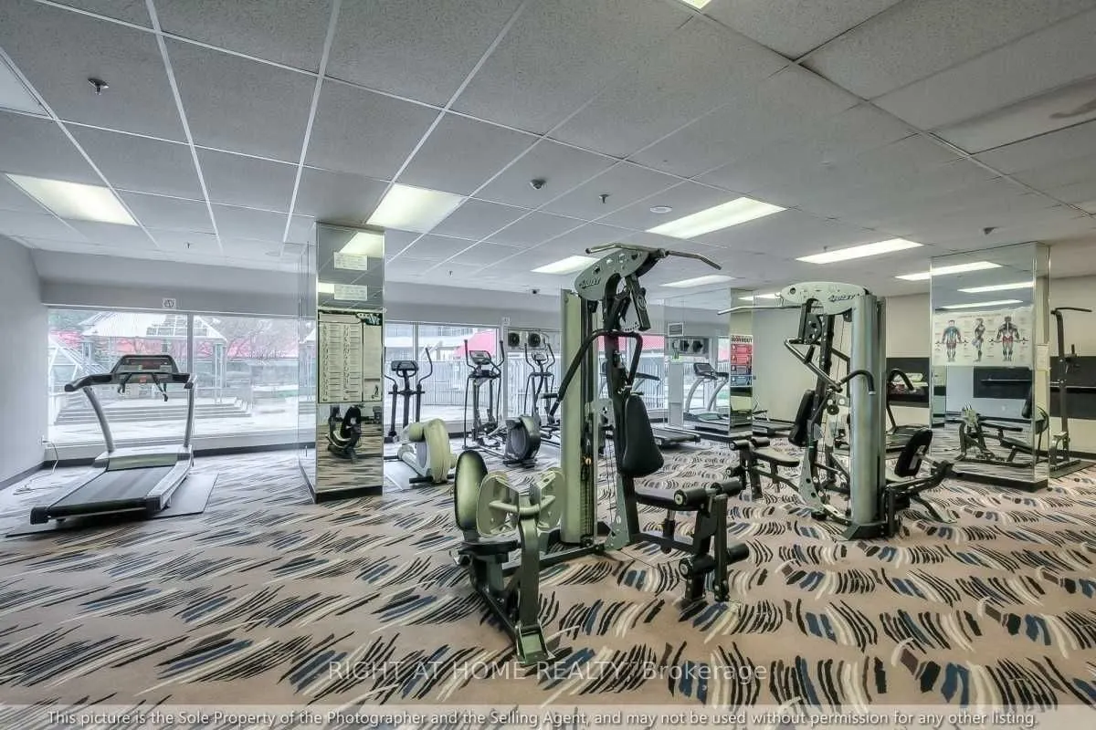 1470 Midland Avenue #04