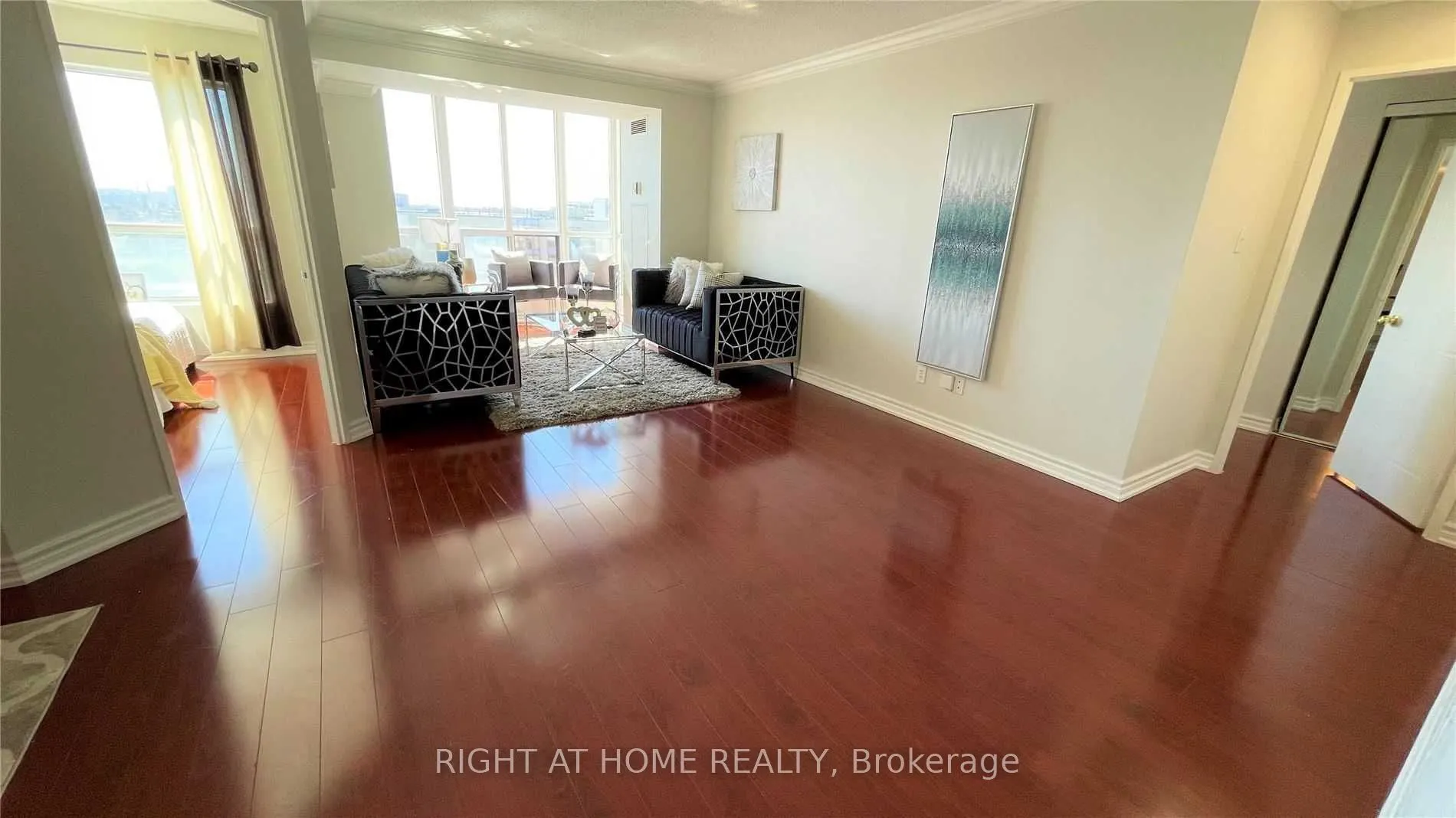 1470 Midland Avenue #04