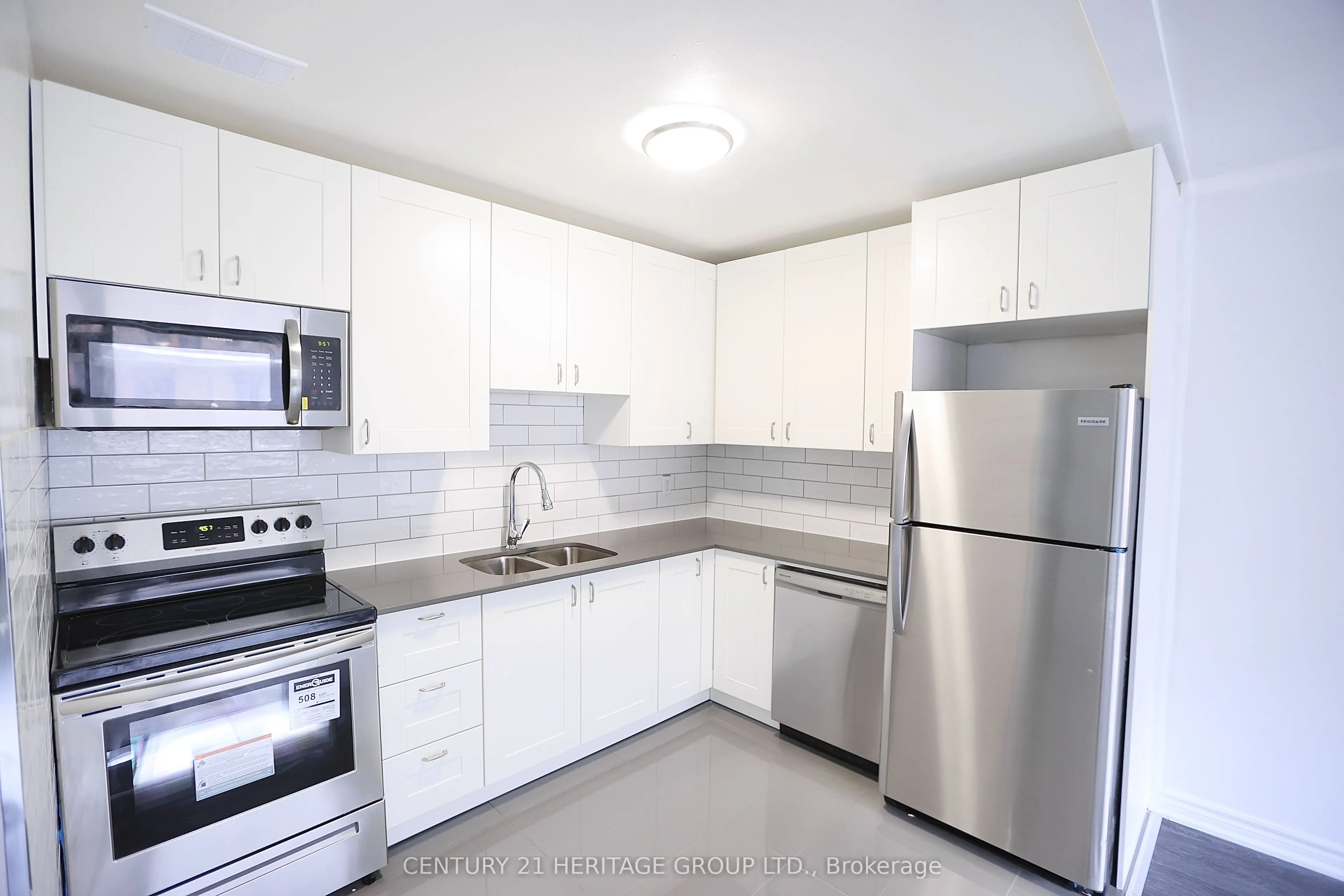 3101 Eglinton Avenue E #211