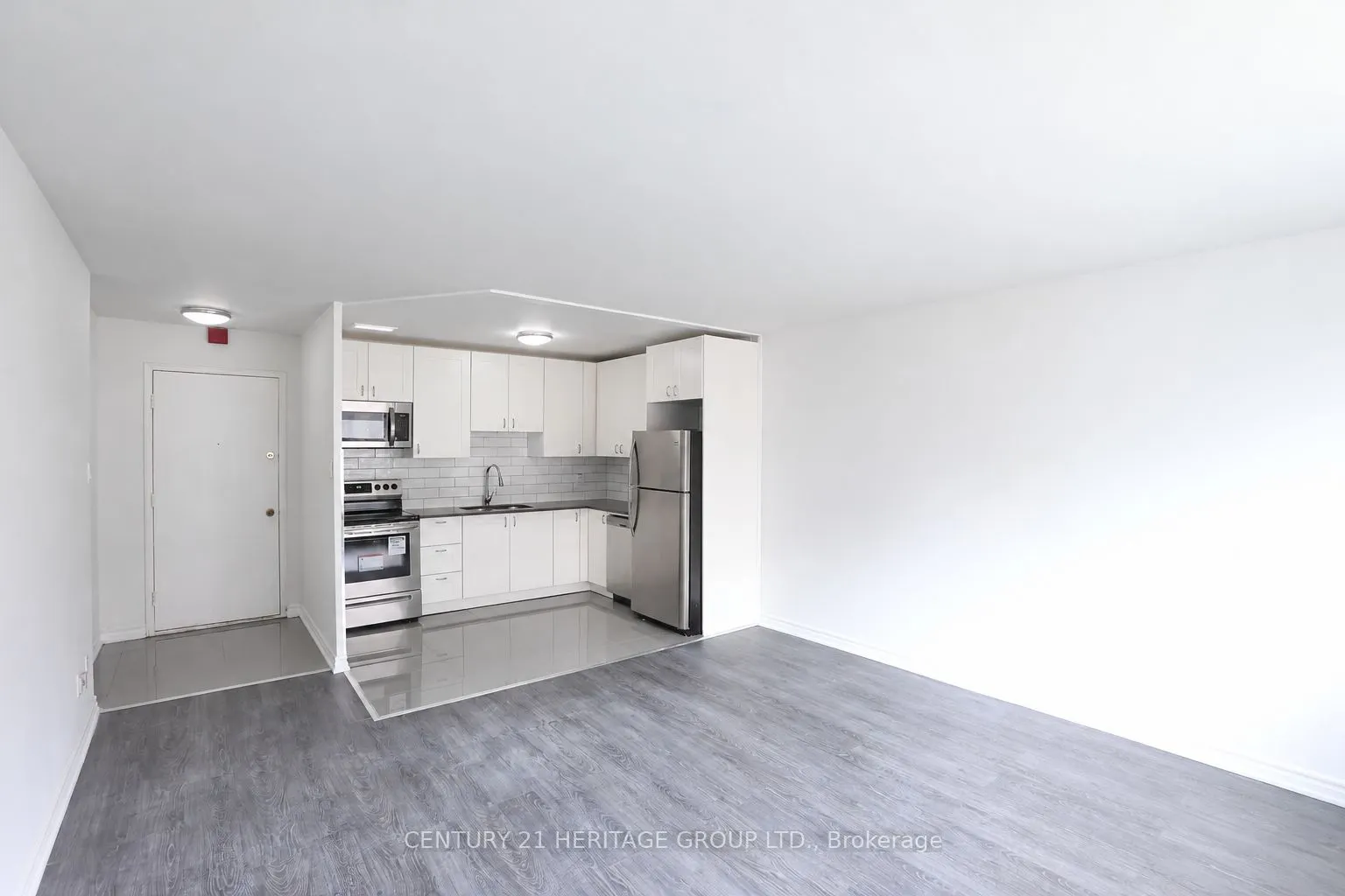 3101 Eglinton Avenue E #211