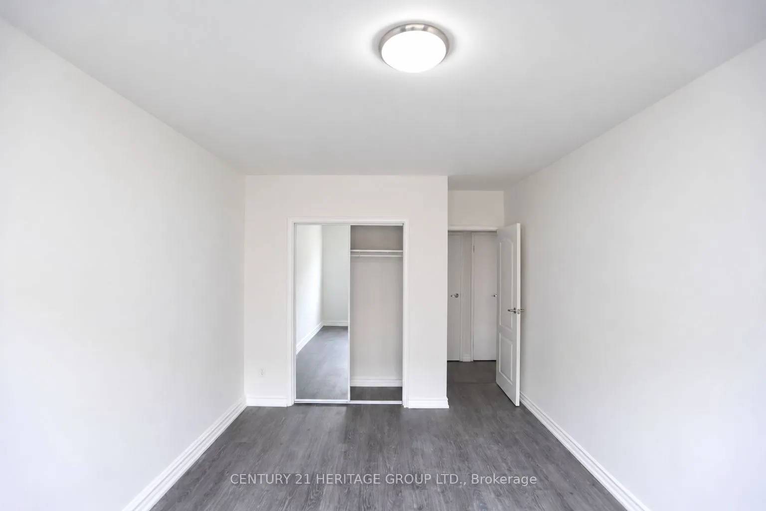 3101 Eglinton Avenue E #211
