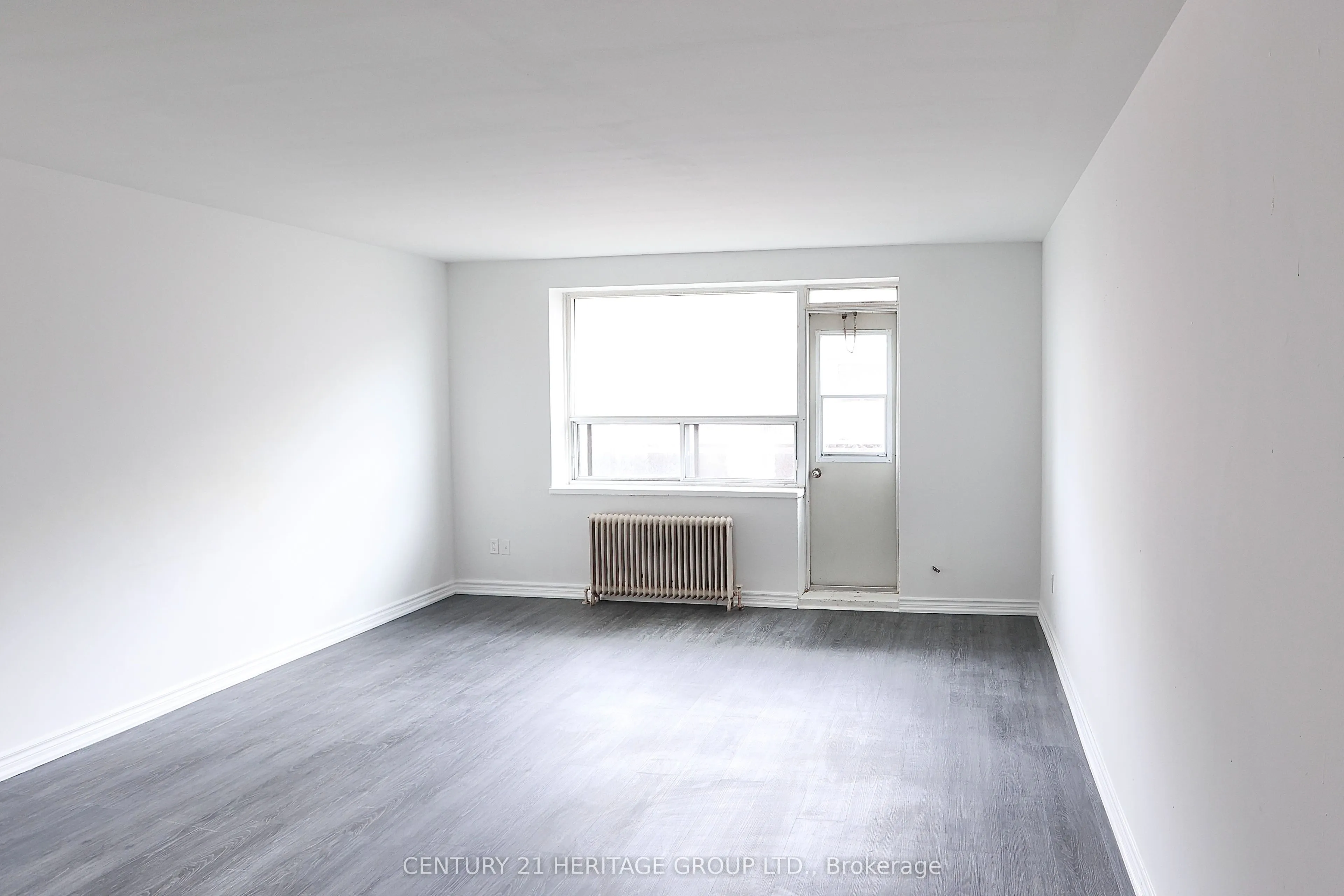 3101 Eglinton Avenue E #211