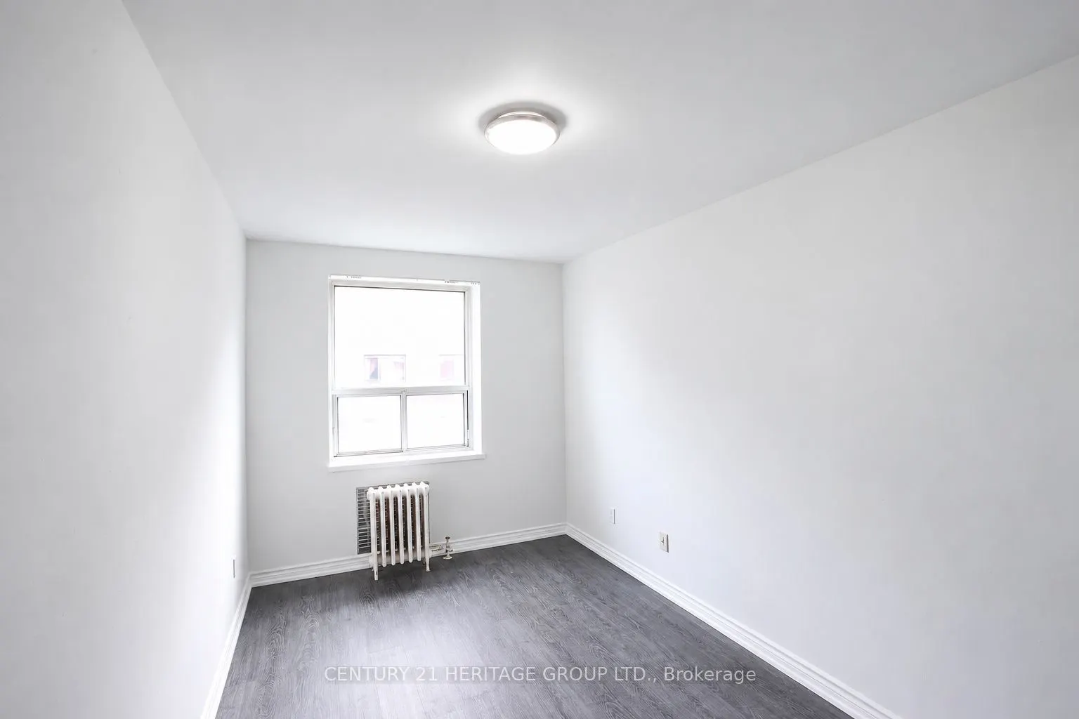 3101 Eglinton Avenue E #211